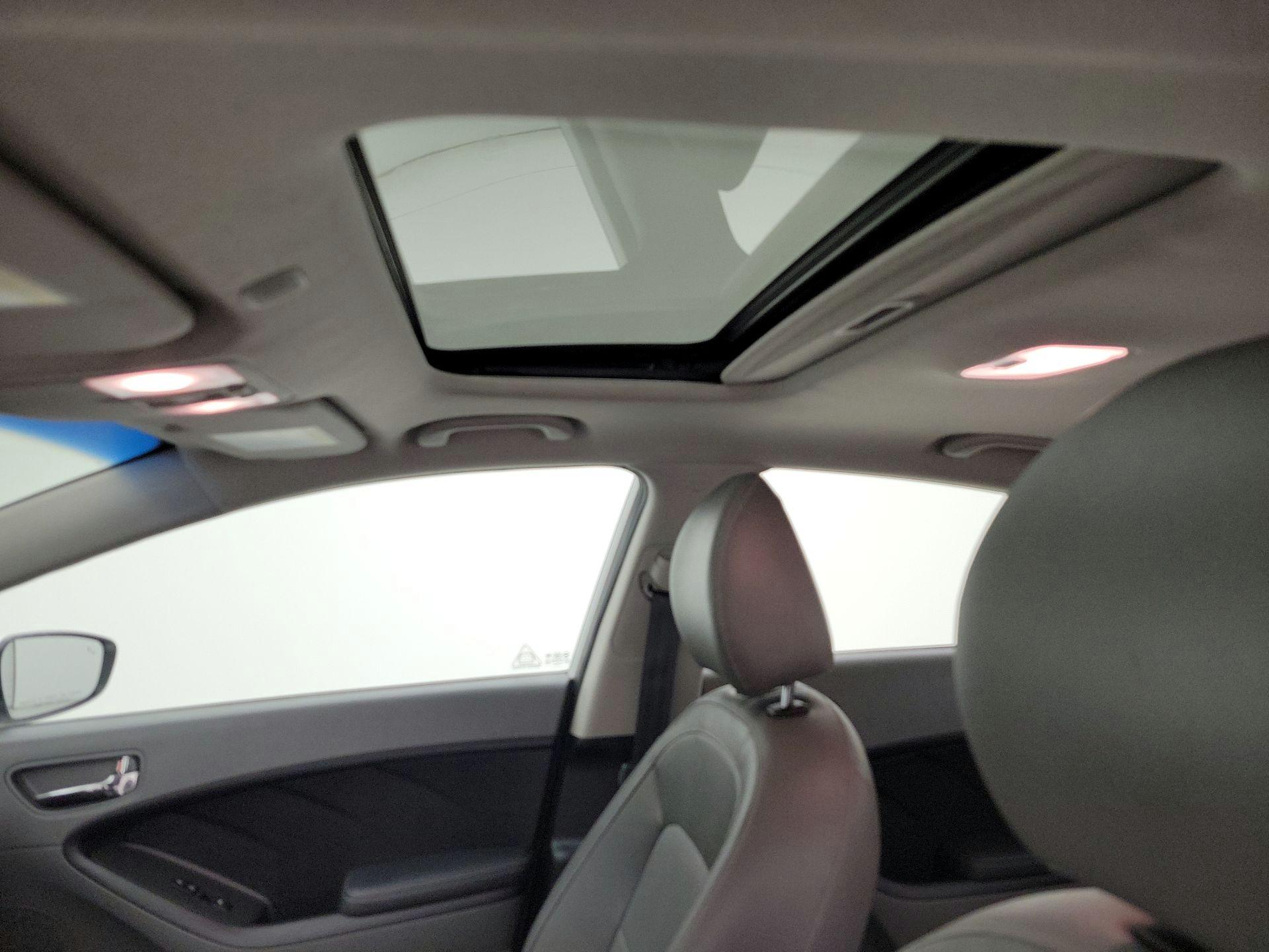 Thumbnail: 2017 Kia Forte - 18