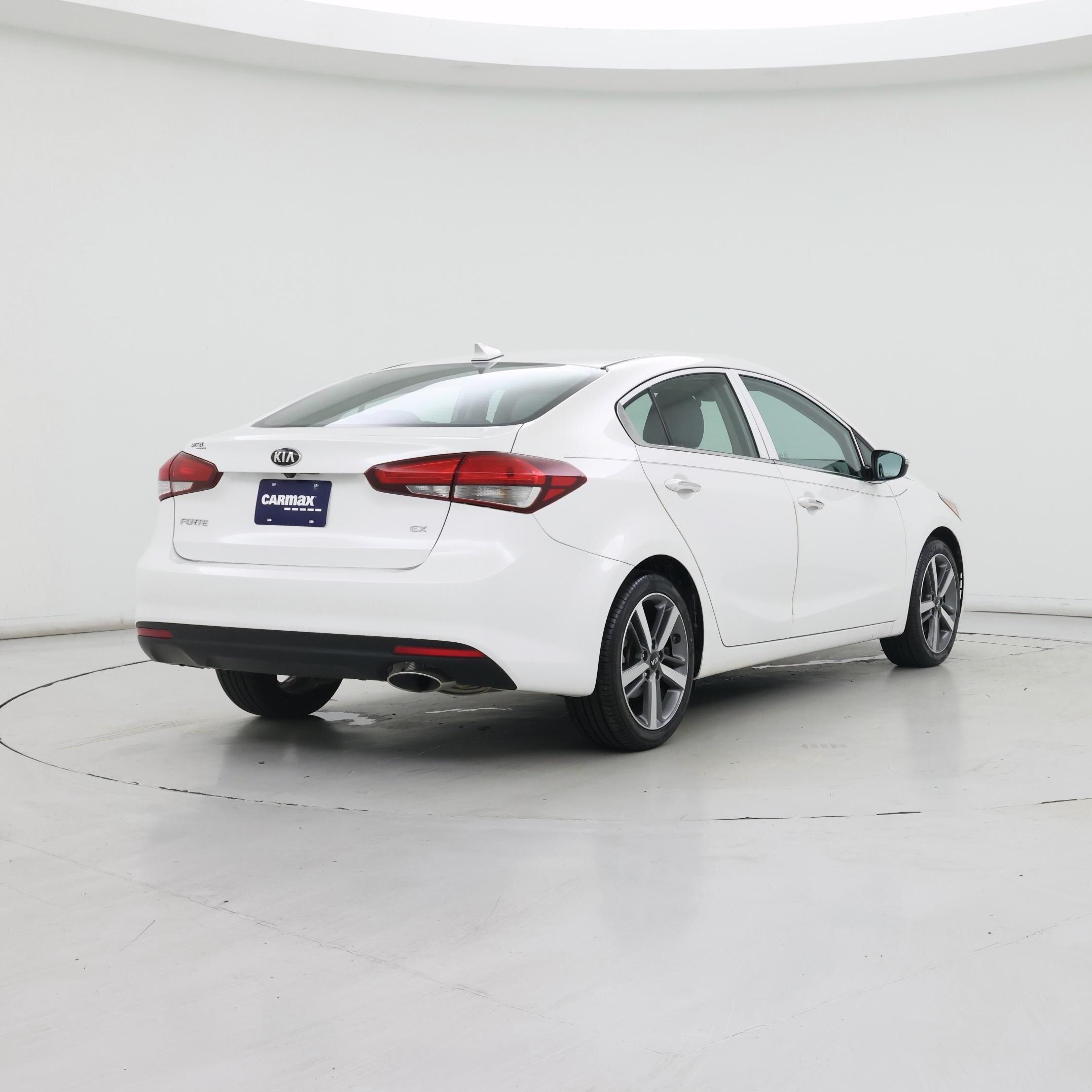Thumbnail: 2017 Kia Forte - 8