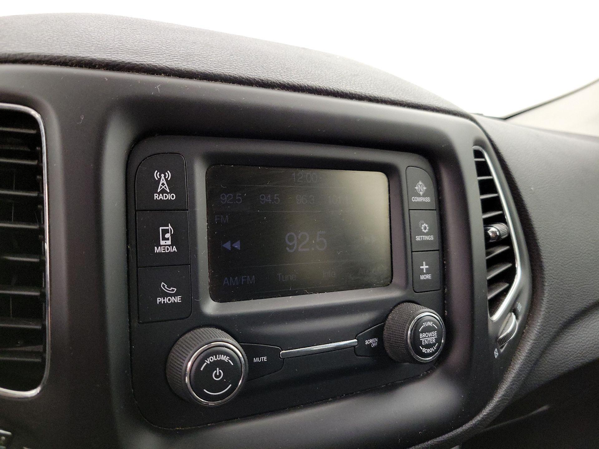 Thumbnail: 2018 Jeep Compass - 15