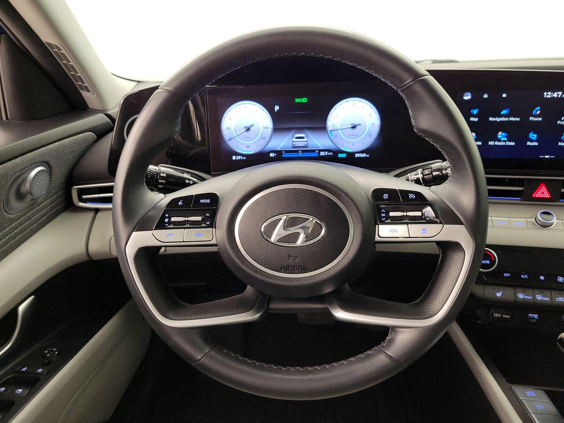 Thumbnail: 2023 Hyundai Elantra - 10