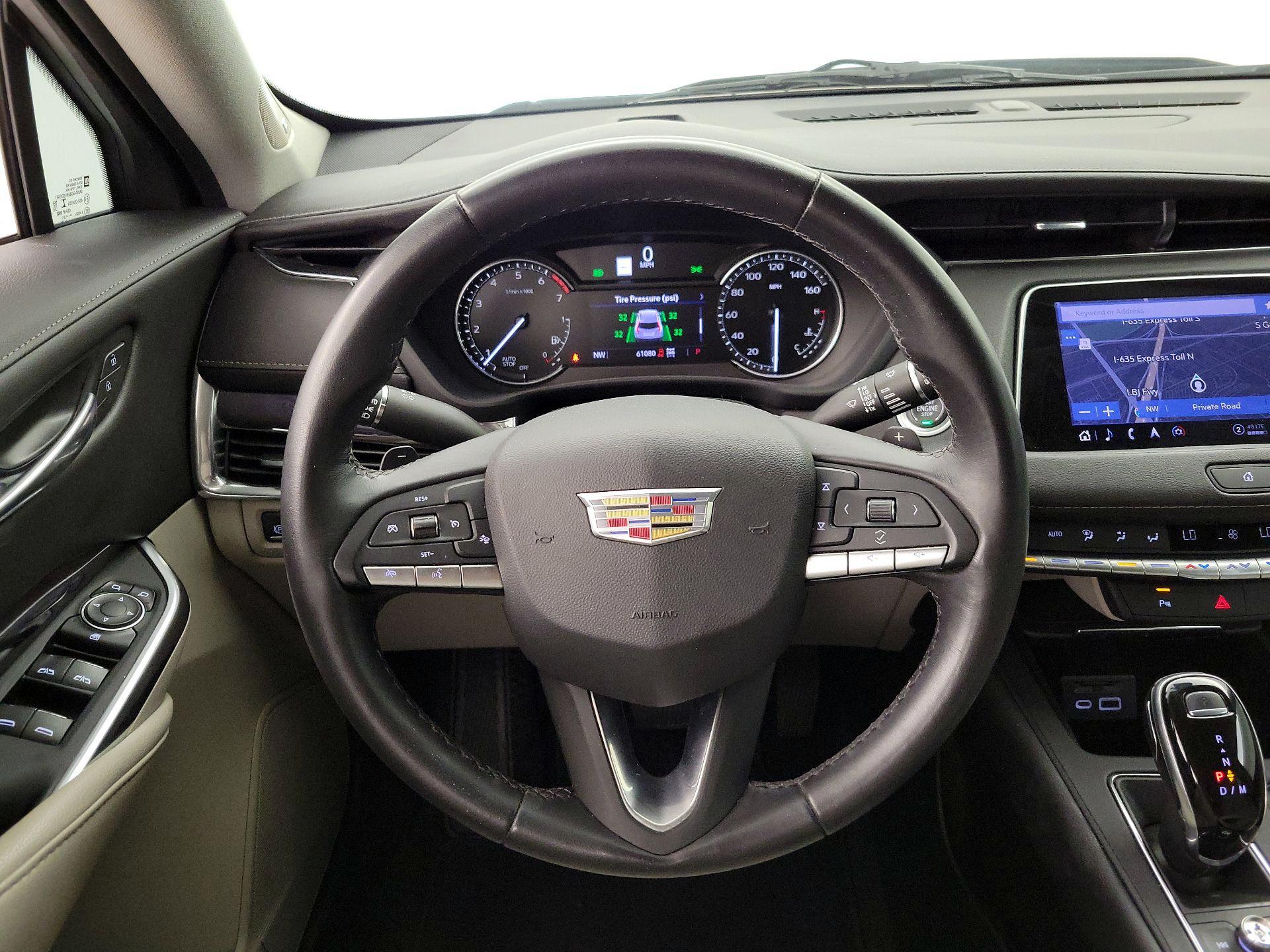Thumbnail: 2022 Cadillac XT4 - 10
