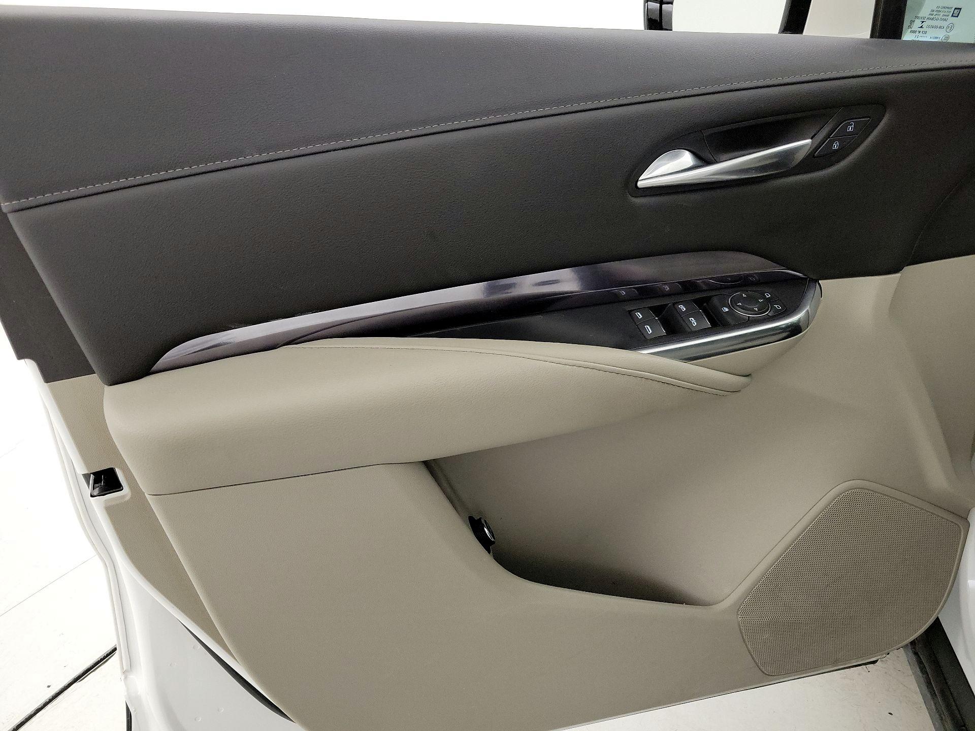Thumbnail: 2022 Cadillac XT4 - 12