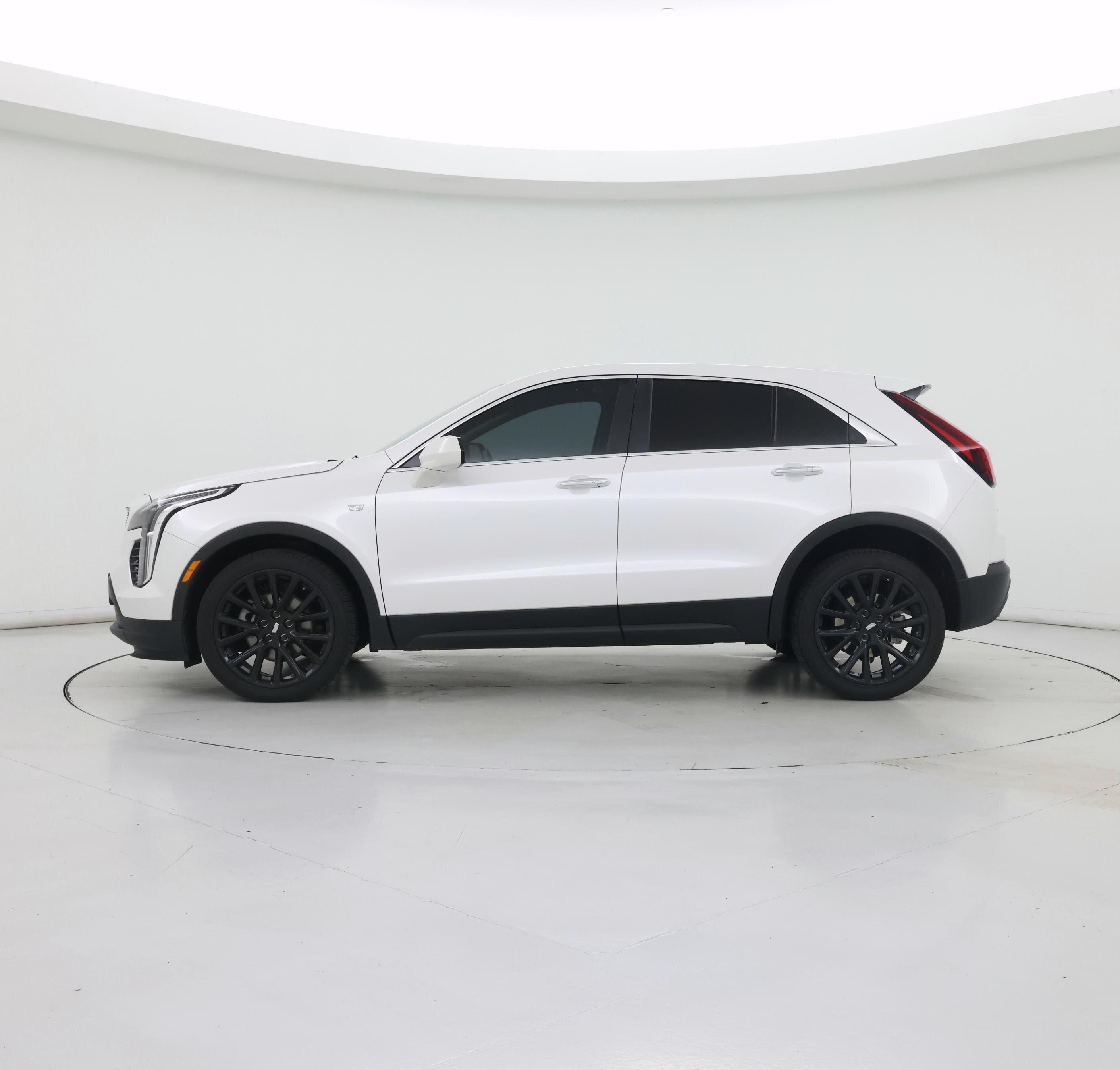 Thumbnail: 2022 Cadillac XT4 - 3