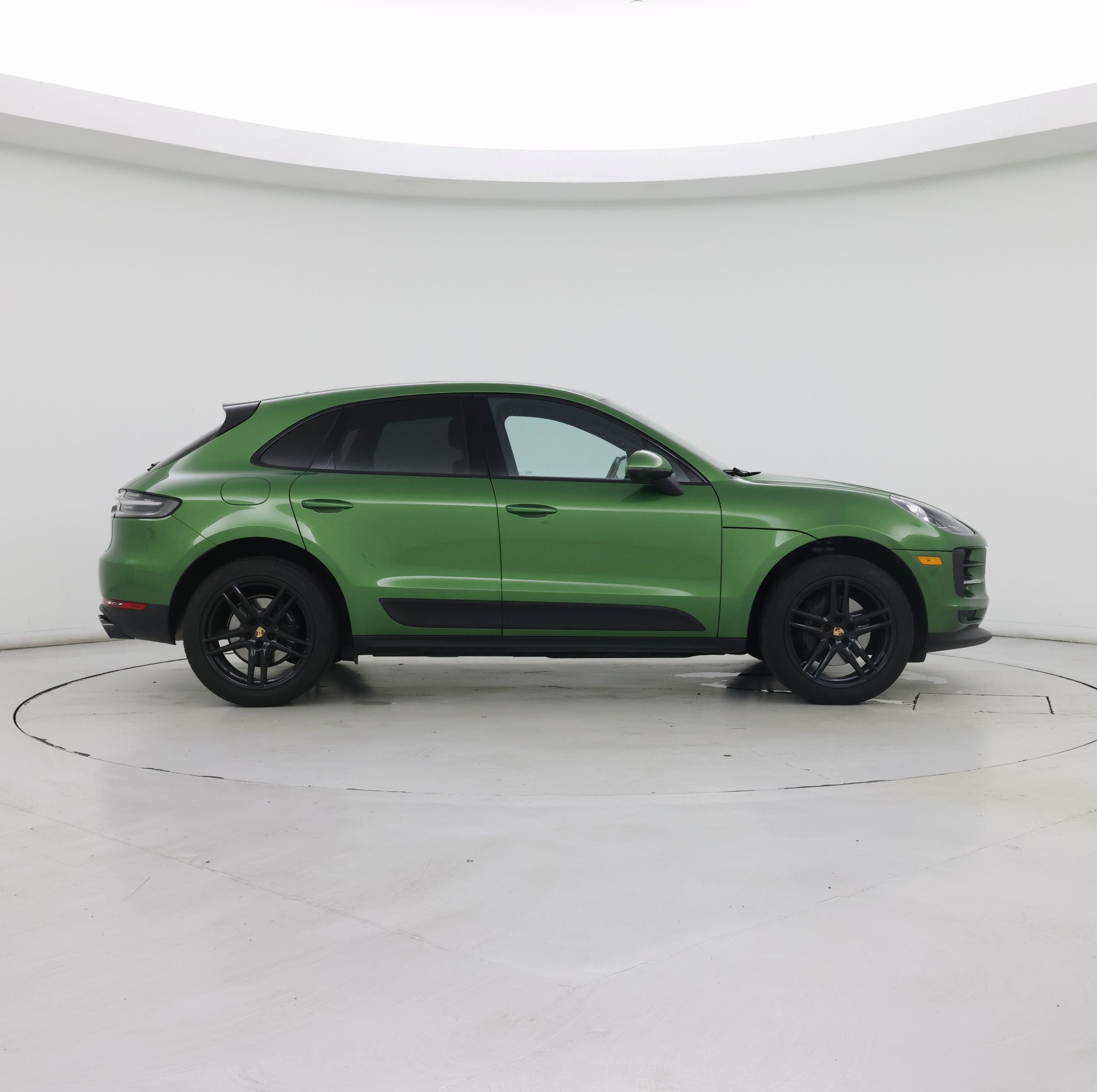 Thumbnail: 2021 Porsche Macan - 7