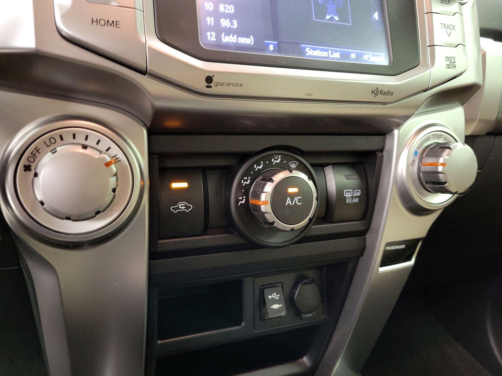 Thumbnail: 2015 Toyota 4Runner - 17
