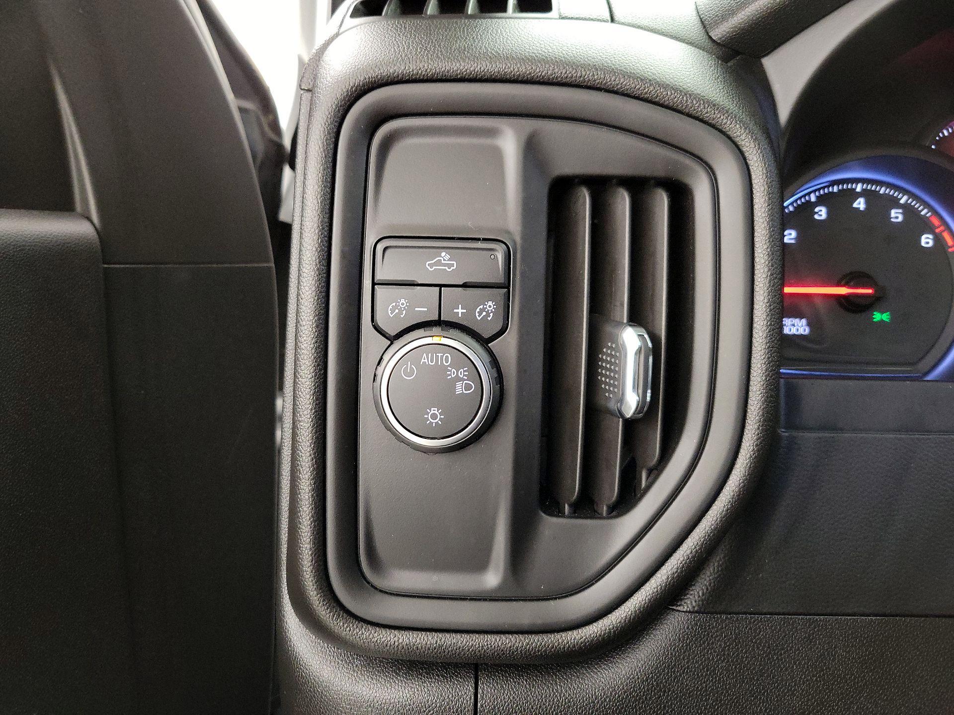 Thumbnail: 2019 Chevrolet Silverado 1500 - 13