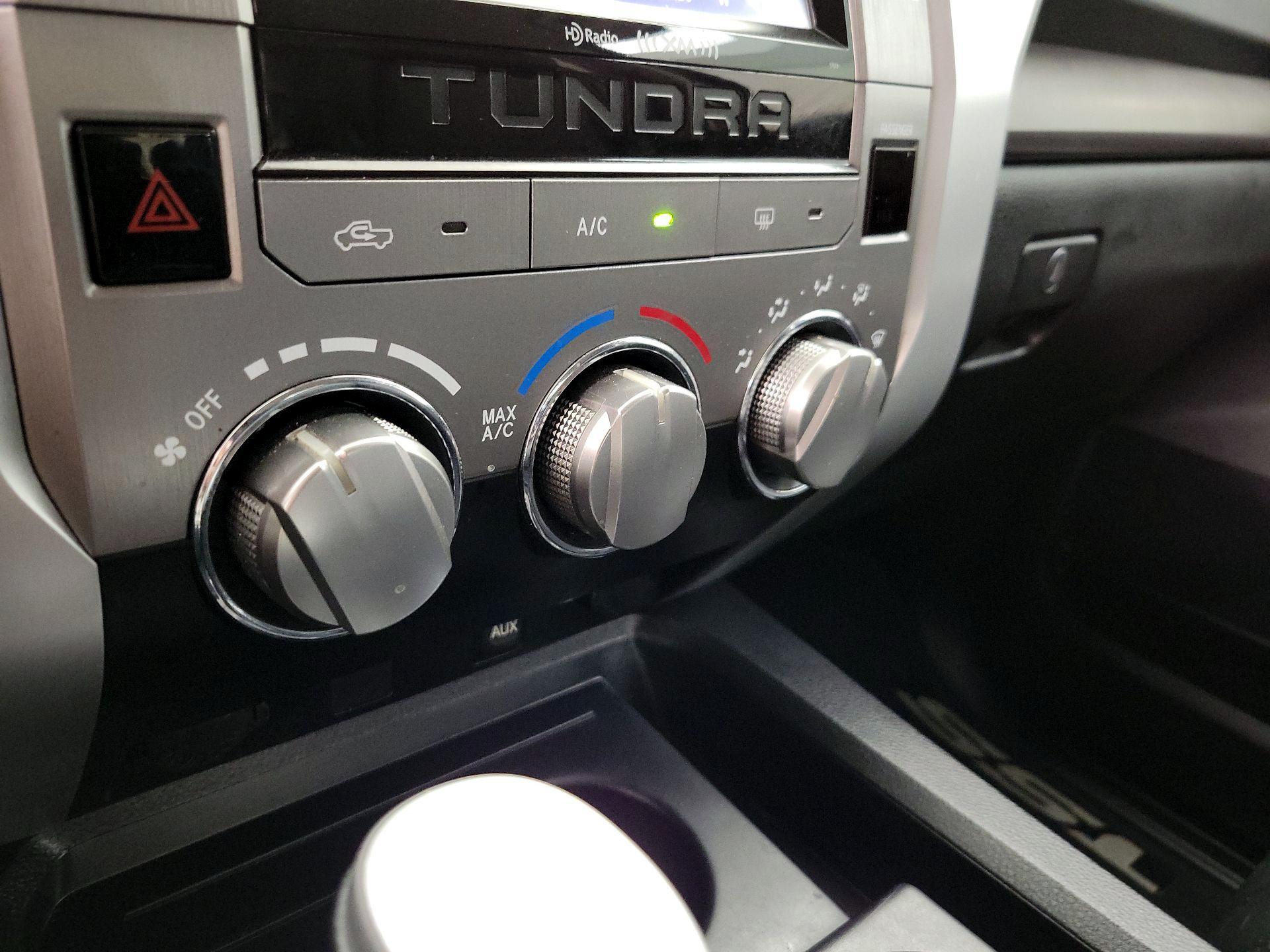 Thumbnail: 2015 Toyota Tundra - 16