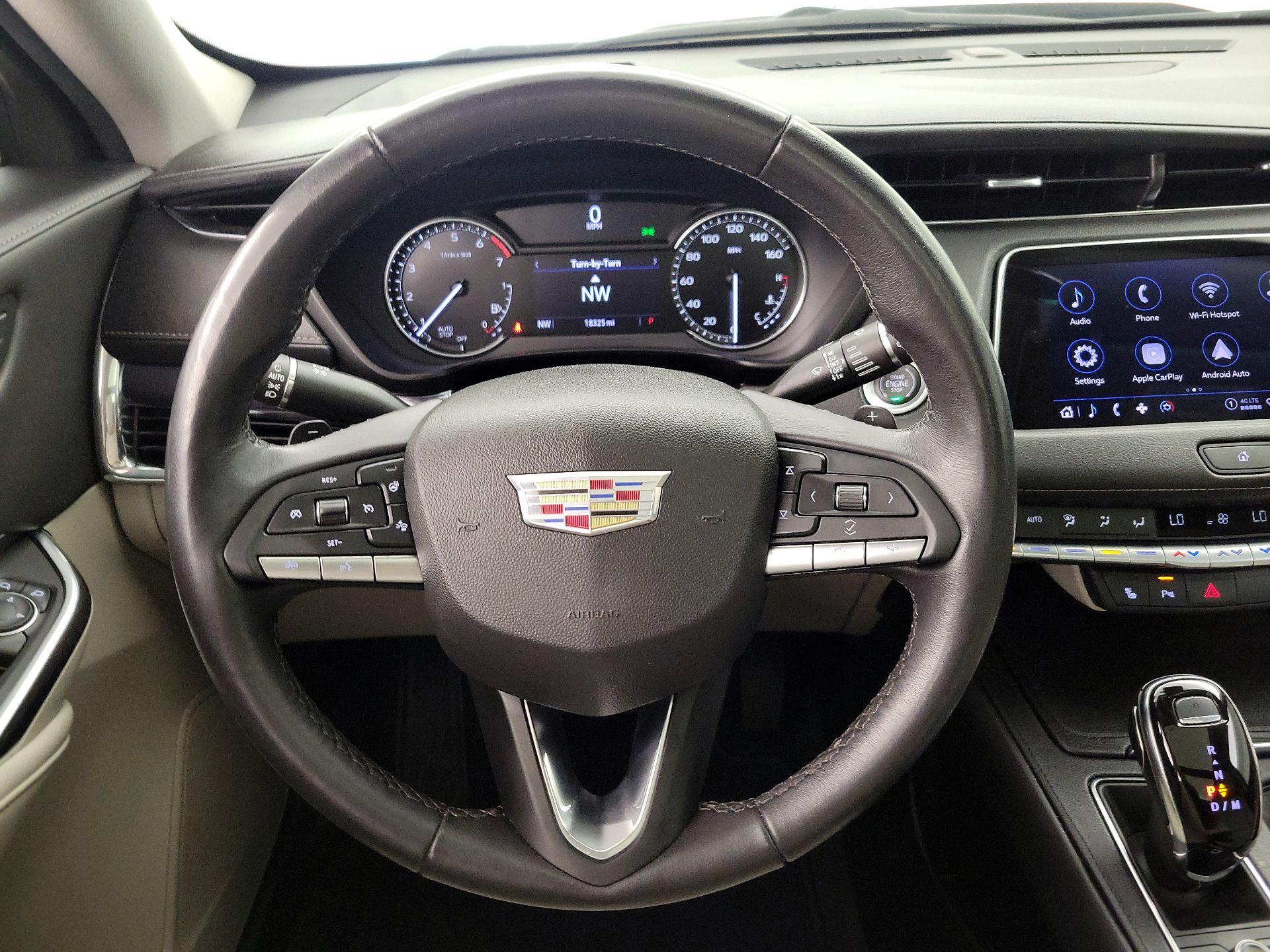 Thumbnail: 2023 Cadillac XT4 - 10
