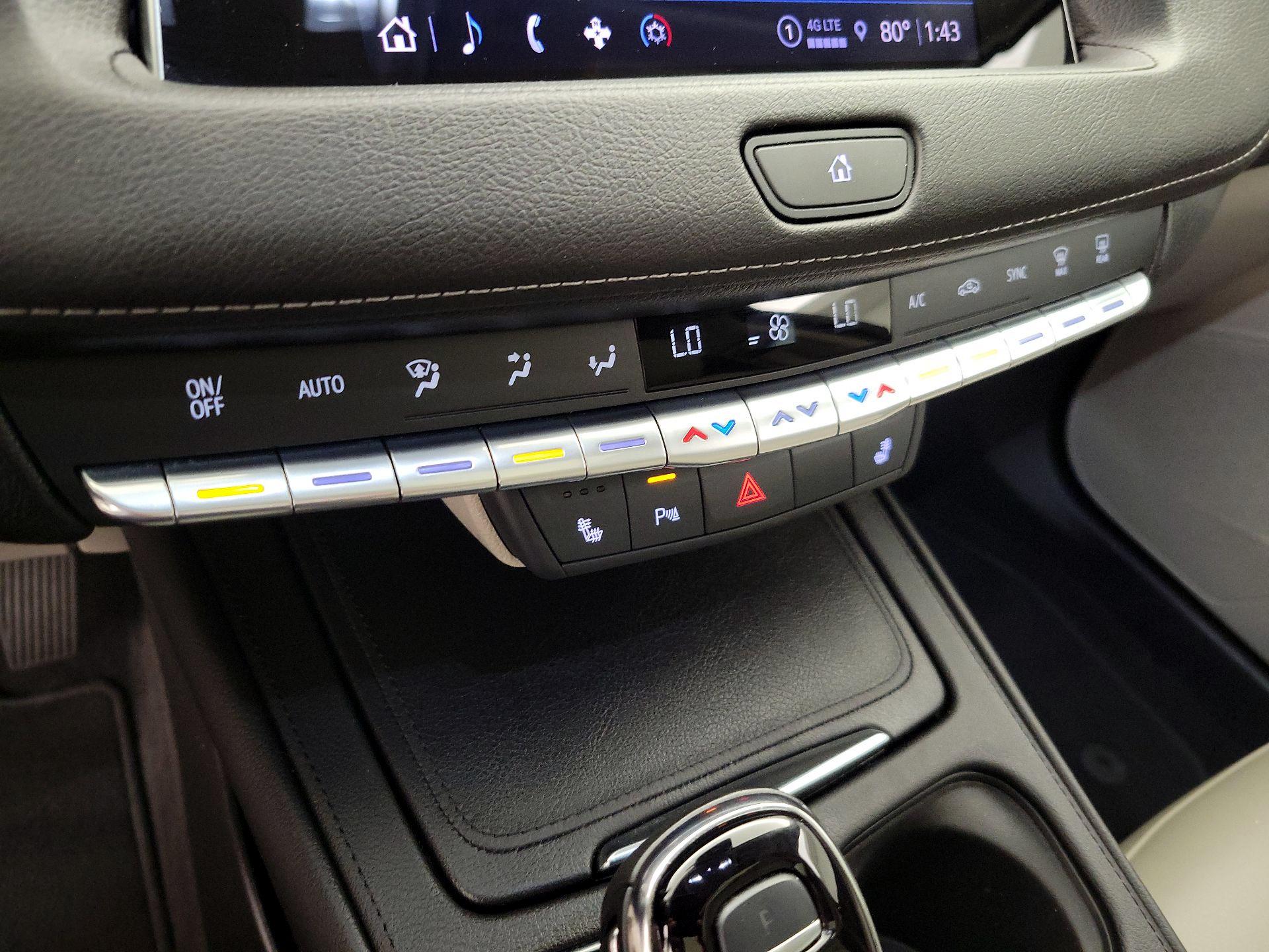 Thumbnail: 2023 Cadillac XT4 - 16