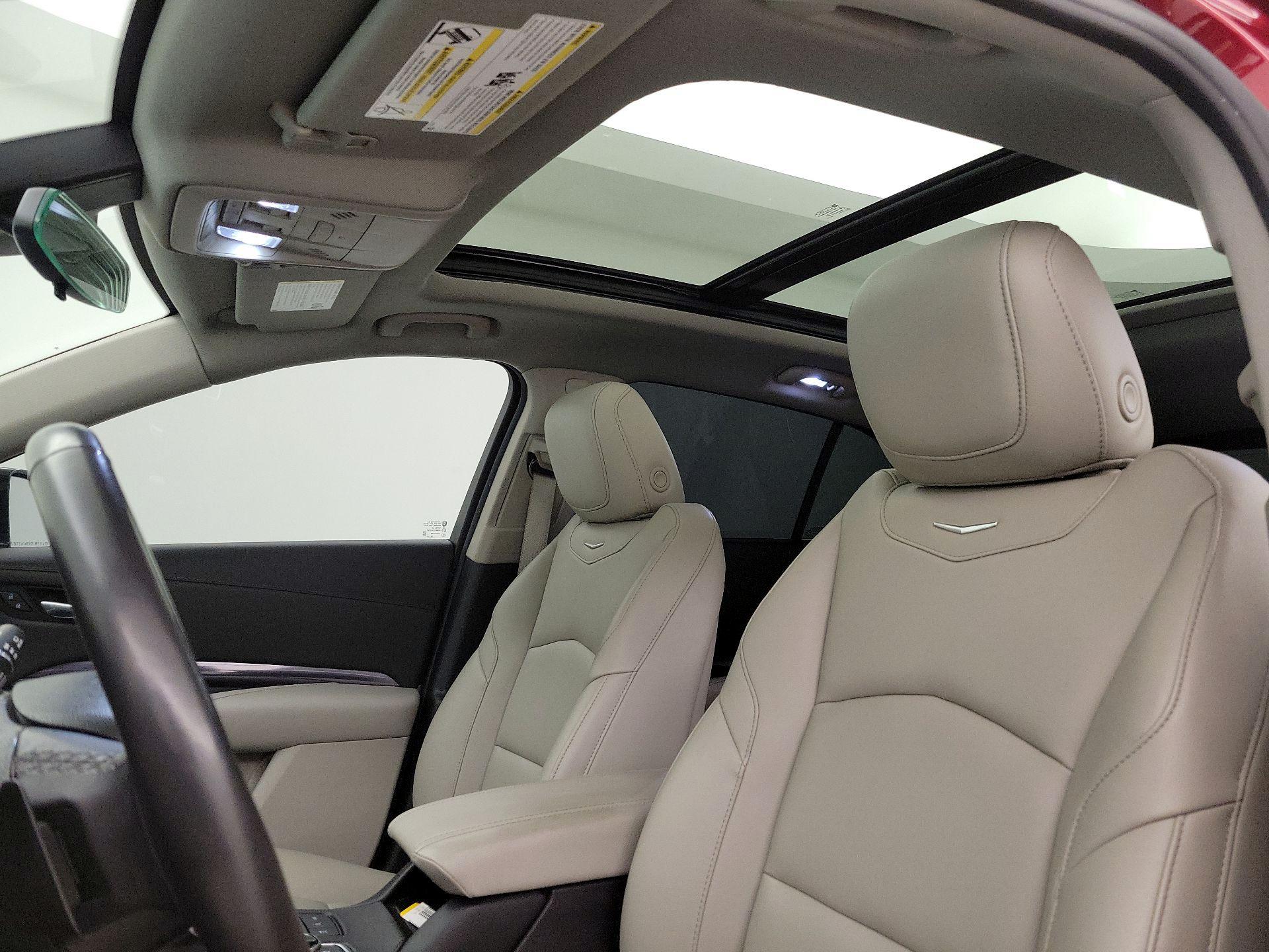 Thumbnail: 2023 Cadillac XT4 - 18