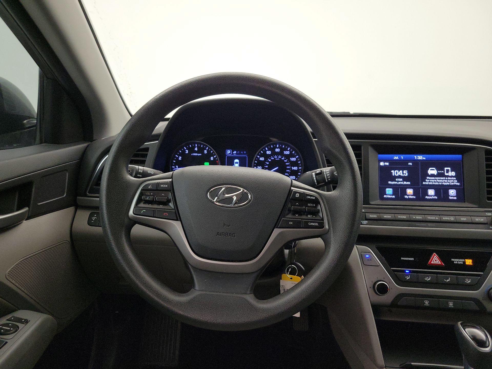 Thumbnail: 2018 Hyundai Elantra - 10
