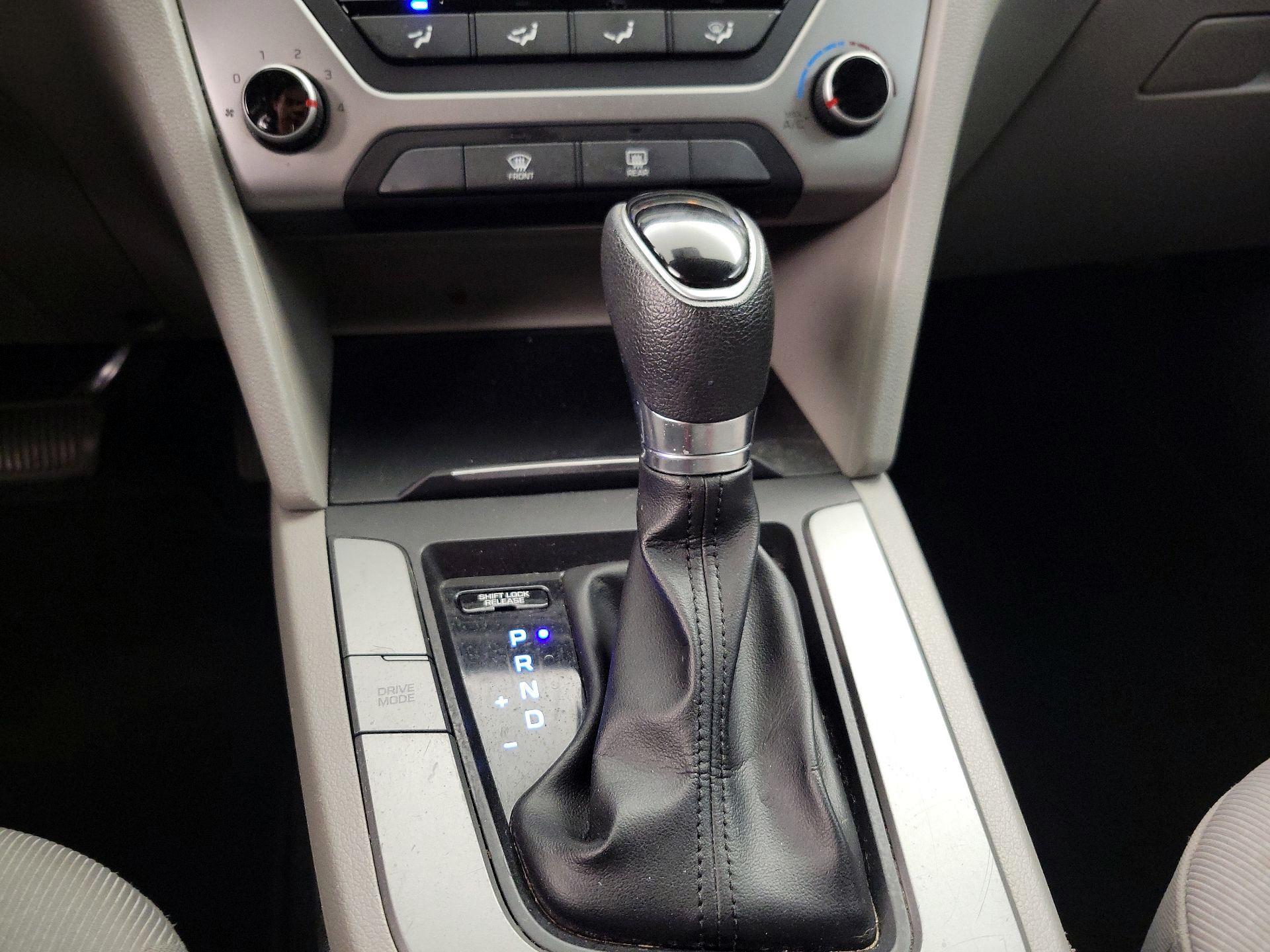 Thumbnail: 2018 Hyundai Elantra - 17