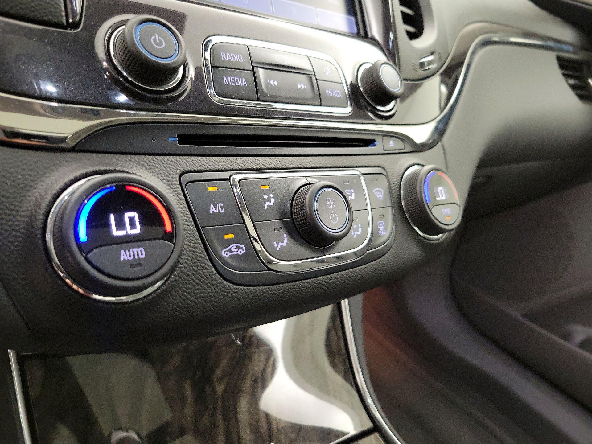 Thumbnail: 2014 Chevrolet Impala - 16