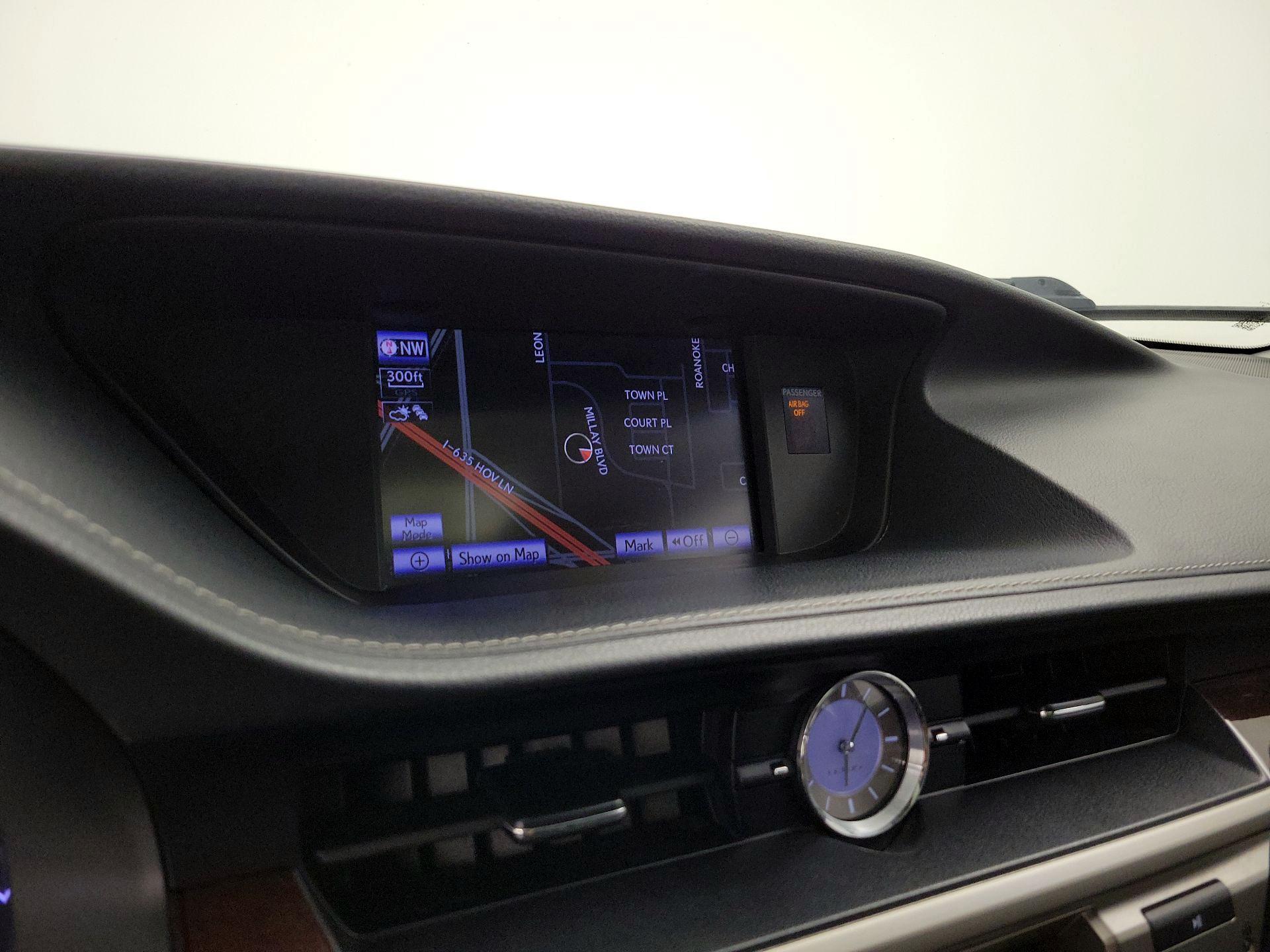 Thumbnail: 2013 Lexus ES - 14