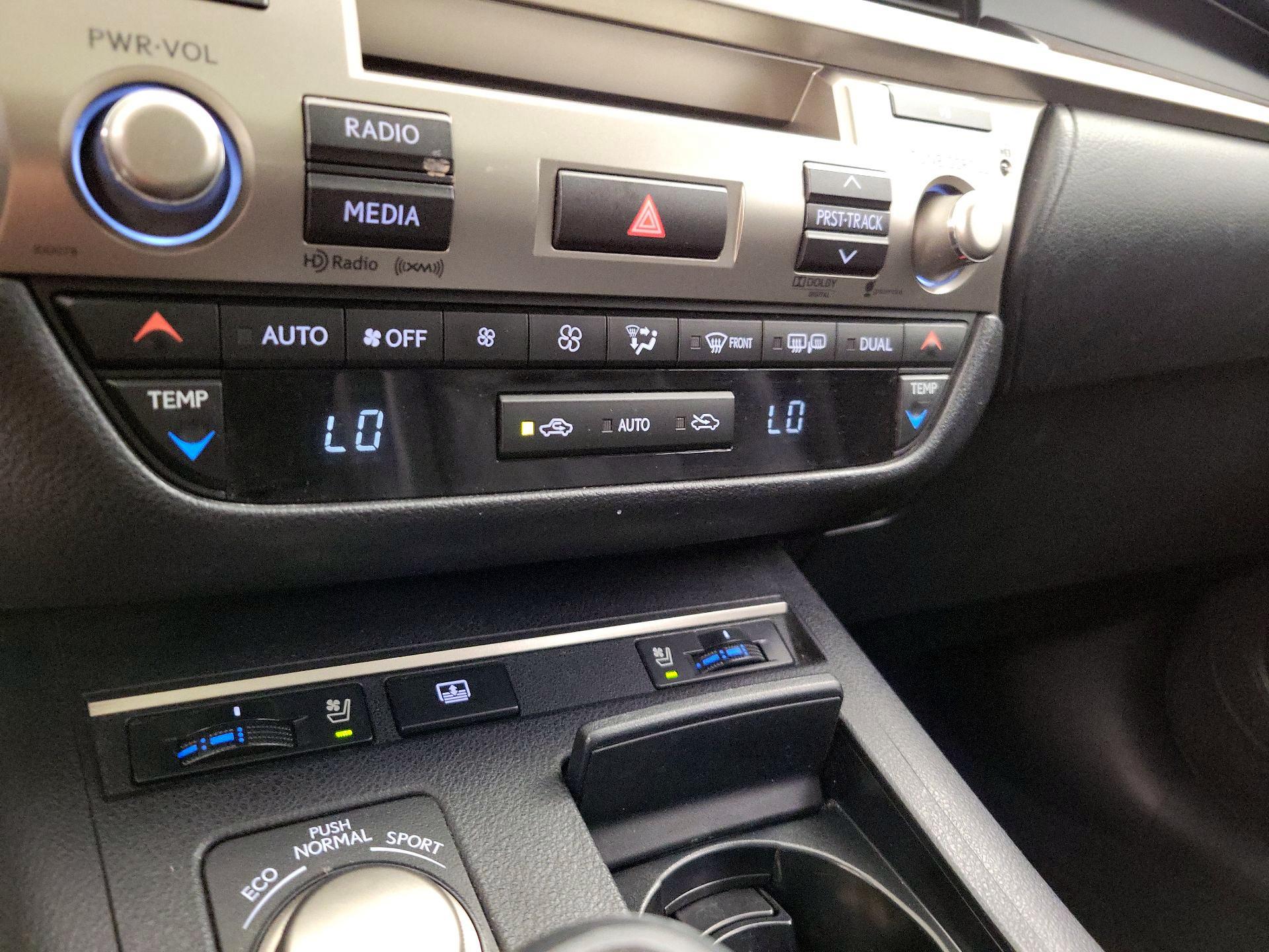 Thumbnail: 2013 Lexus ES - 17