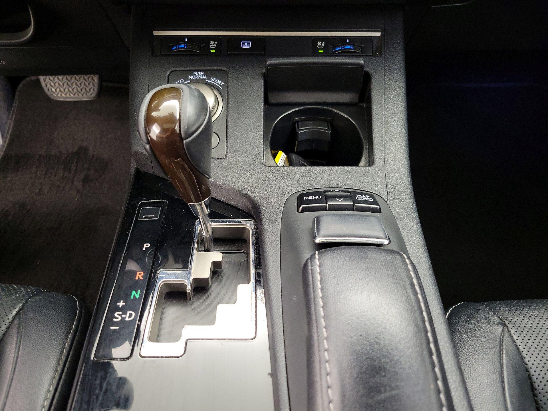 Thumbnail: 2013 Lexus ES - 18