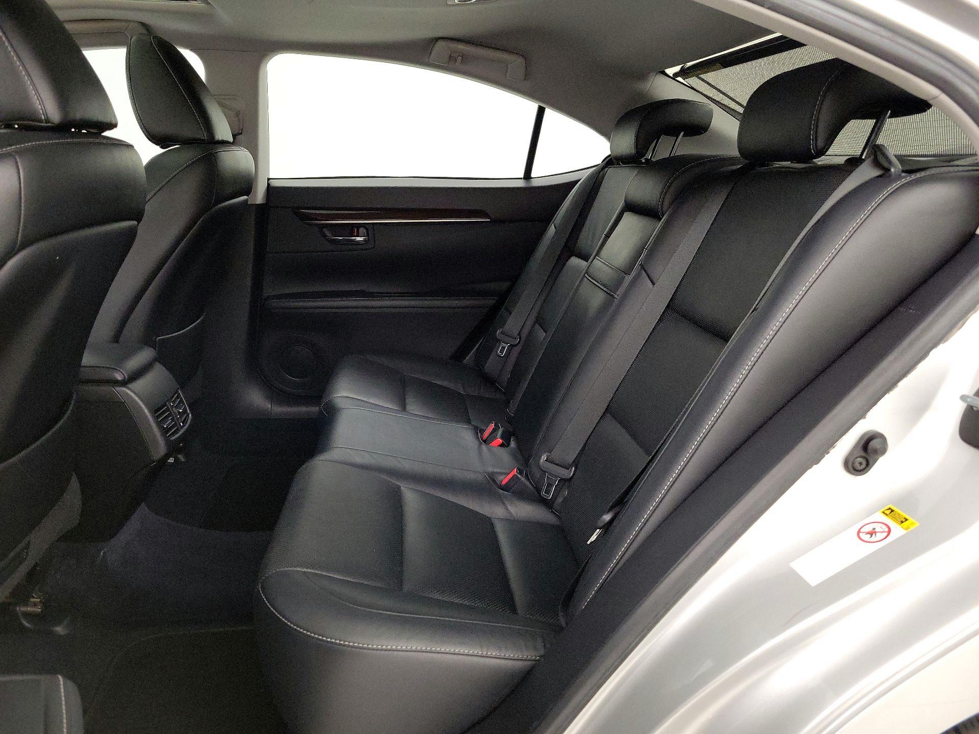 Thumbnail: 2013 Lexus ES - 20