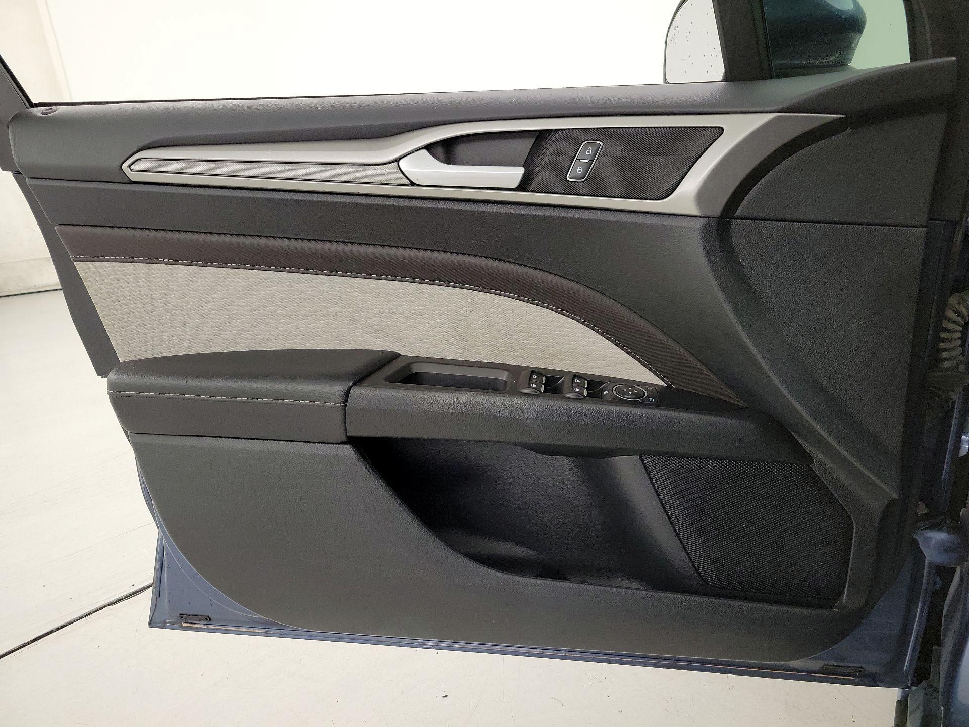 Thumbnail: 2019 Ford Fusion - 12