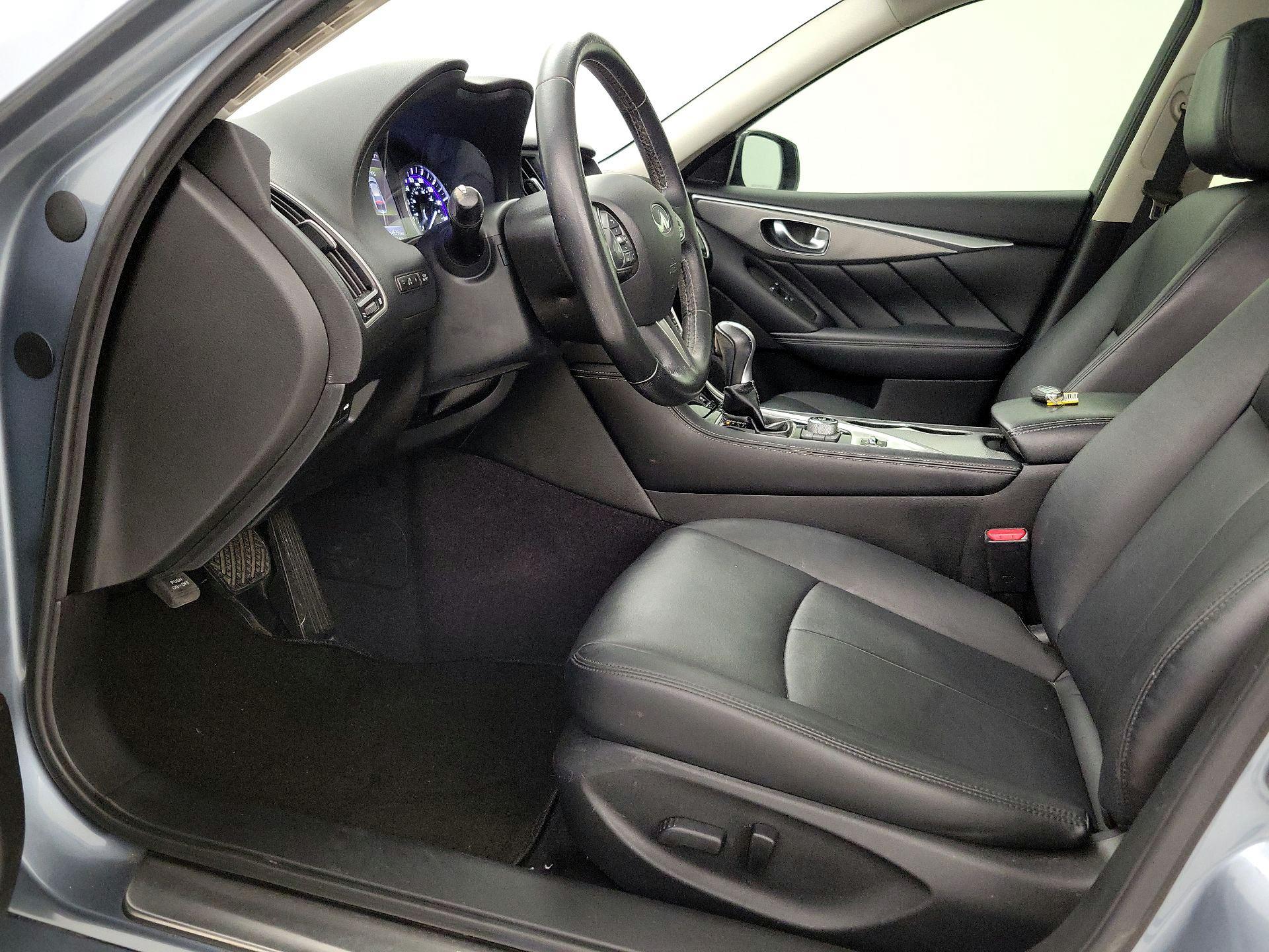 Thumbnail: 2015 INFINITI Q50 - 11