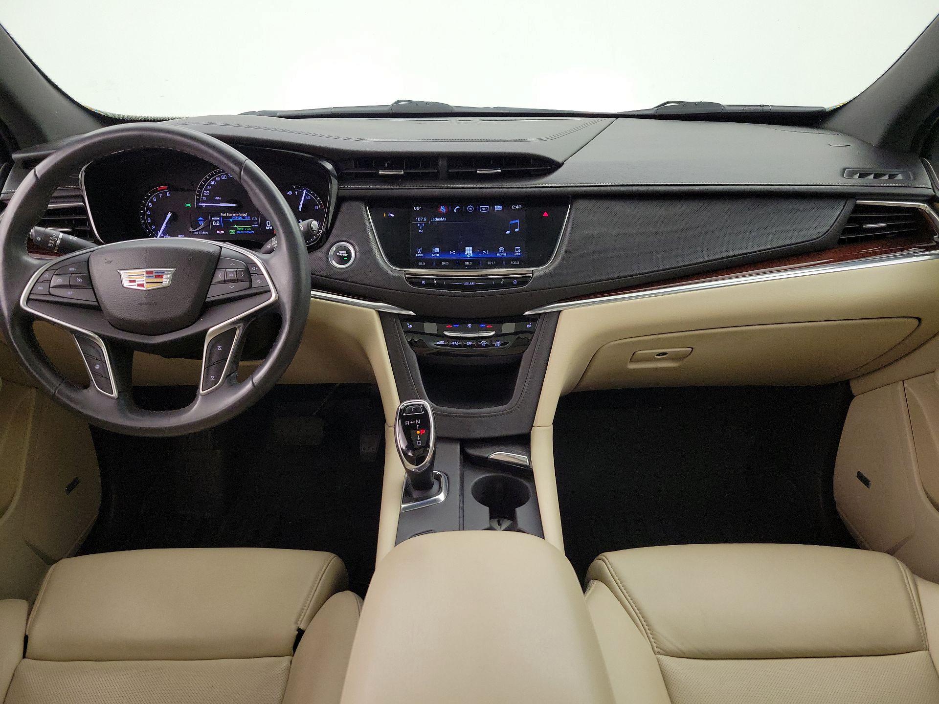 Thumbnail: 2017 Cadillac XT5 - 9