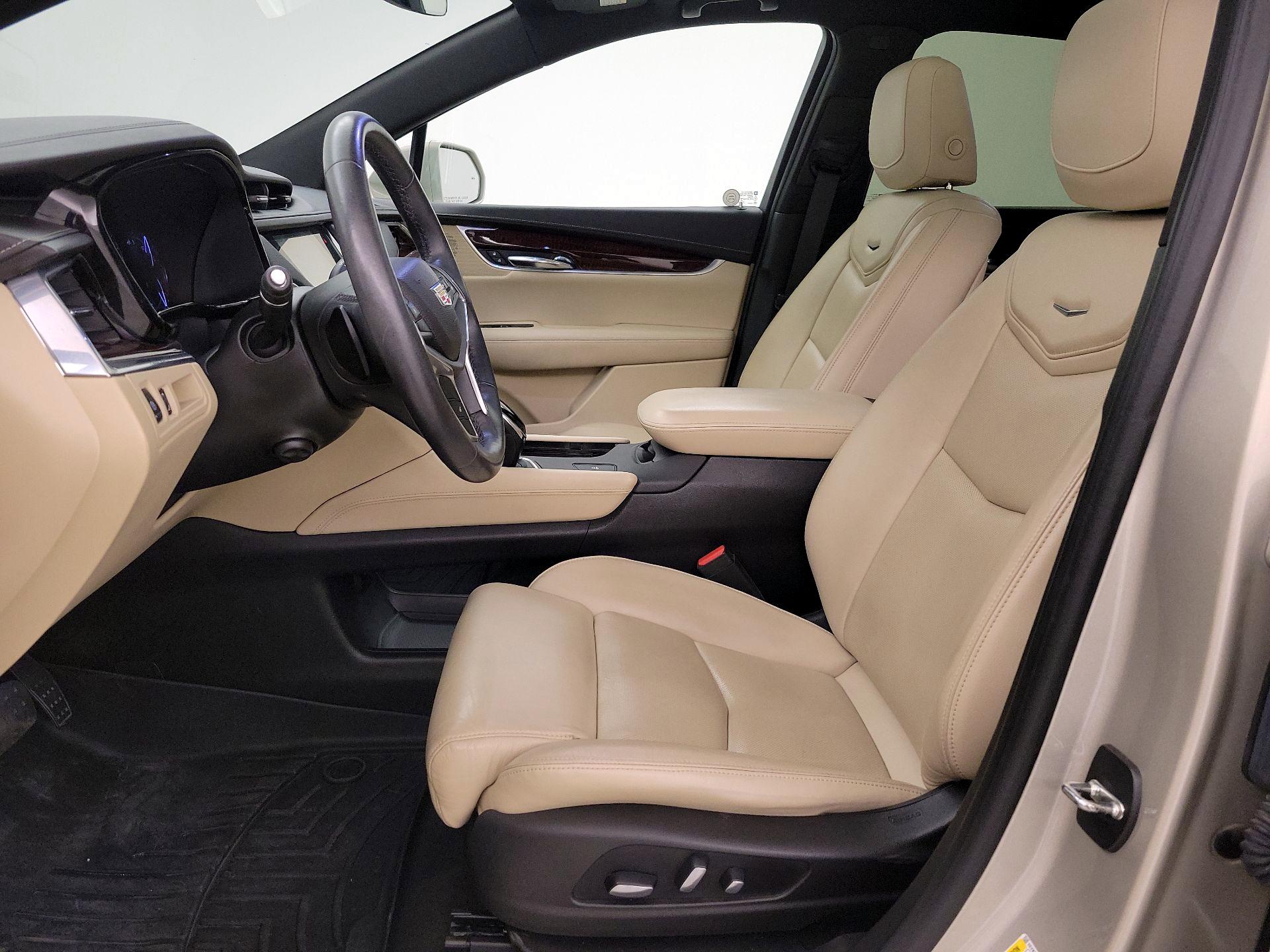 Thumbnail: 2017 Cadillac XT5 - 11