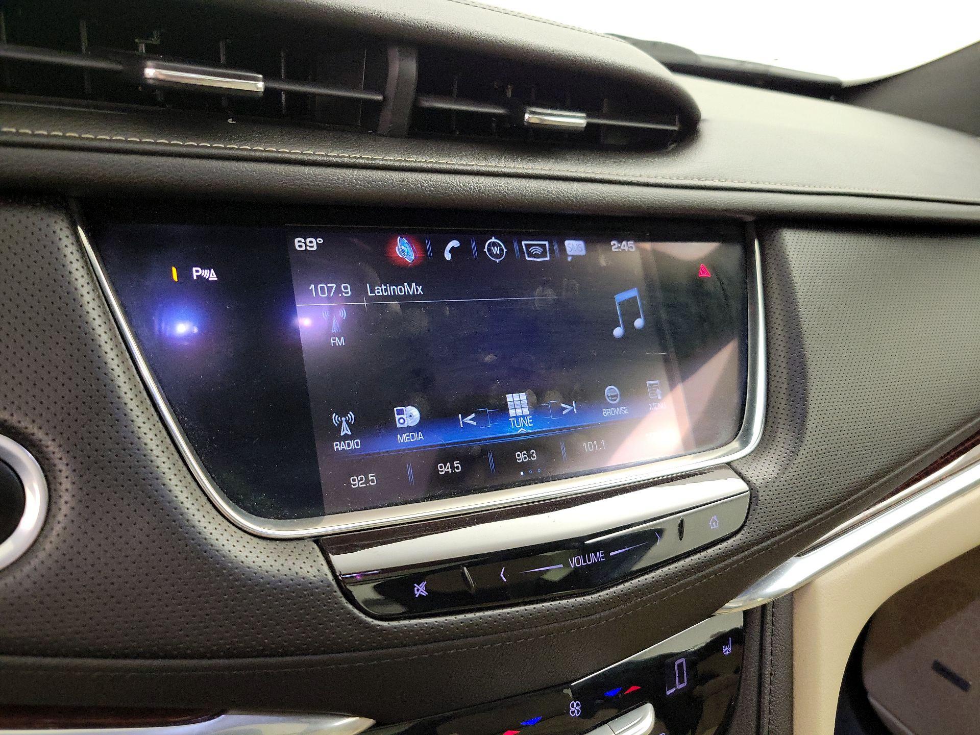 Thumbnail: 2017 Cadillac XT5 - 15