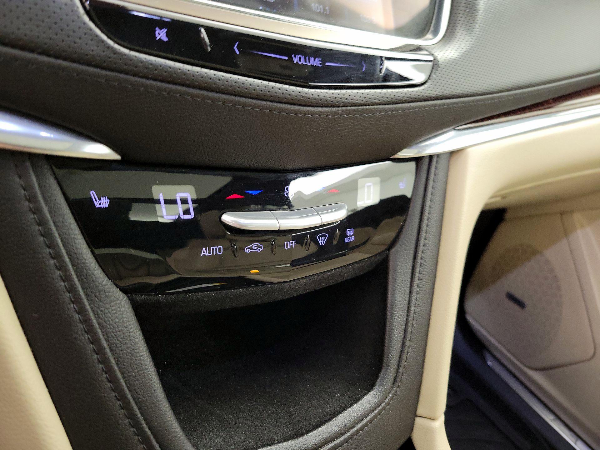 Thumbnail: 2017 Cadillac XT5 - 16