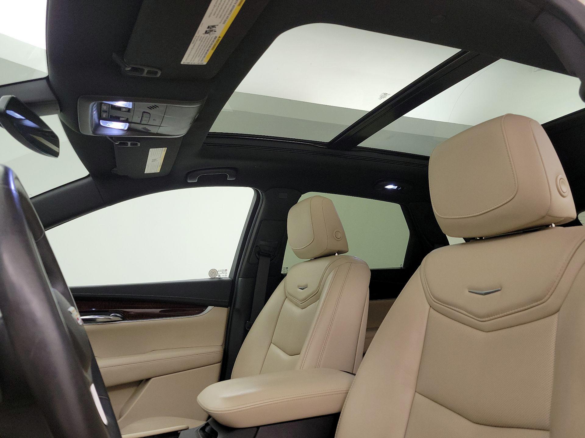 Thumbnail: 2017 Cadillac XT5 - 18