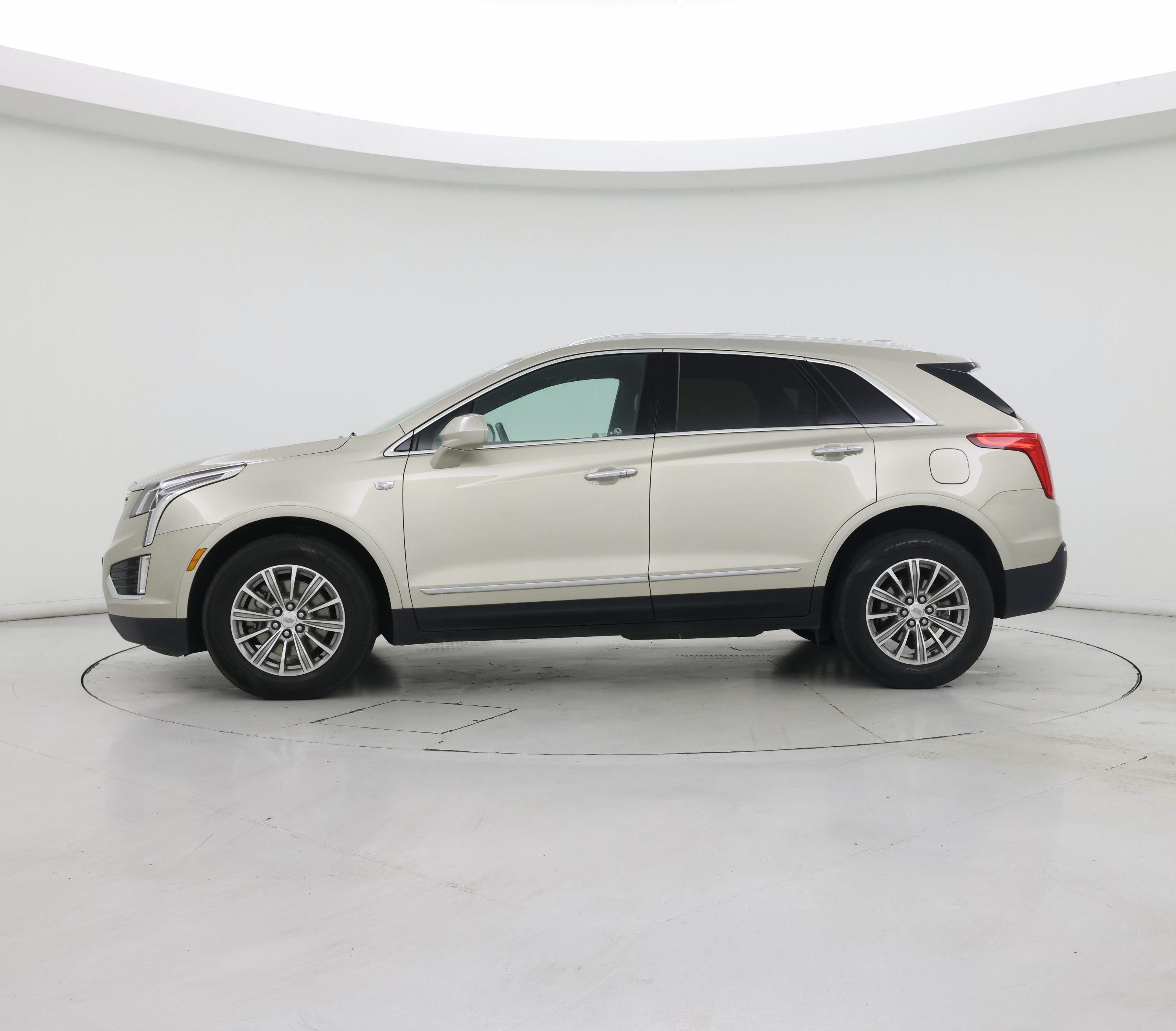 Thumbnail: 2017 Cadillac XT5 - 3
