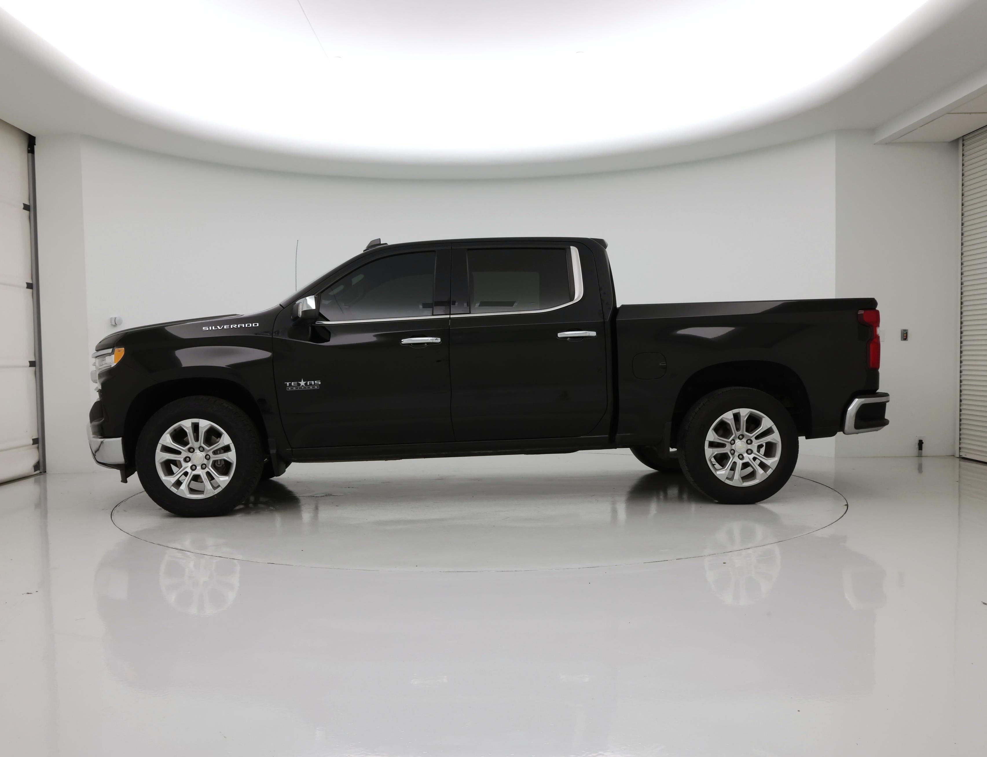 Thumbnail: 2022 Chevrolet Silverado 1500 - 3