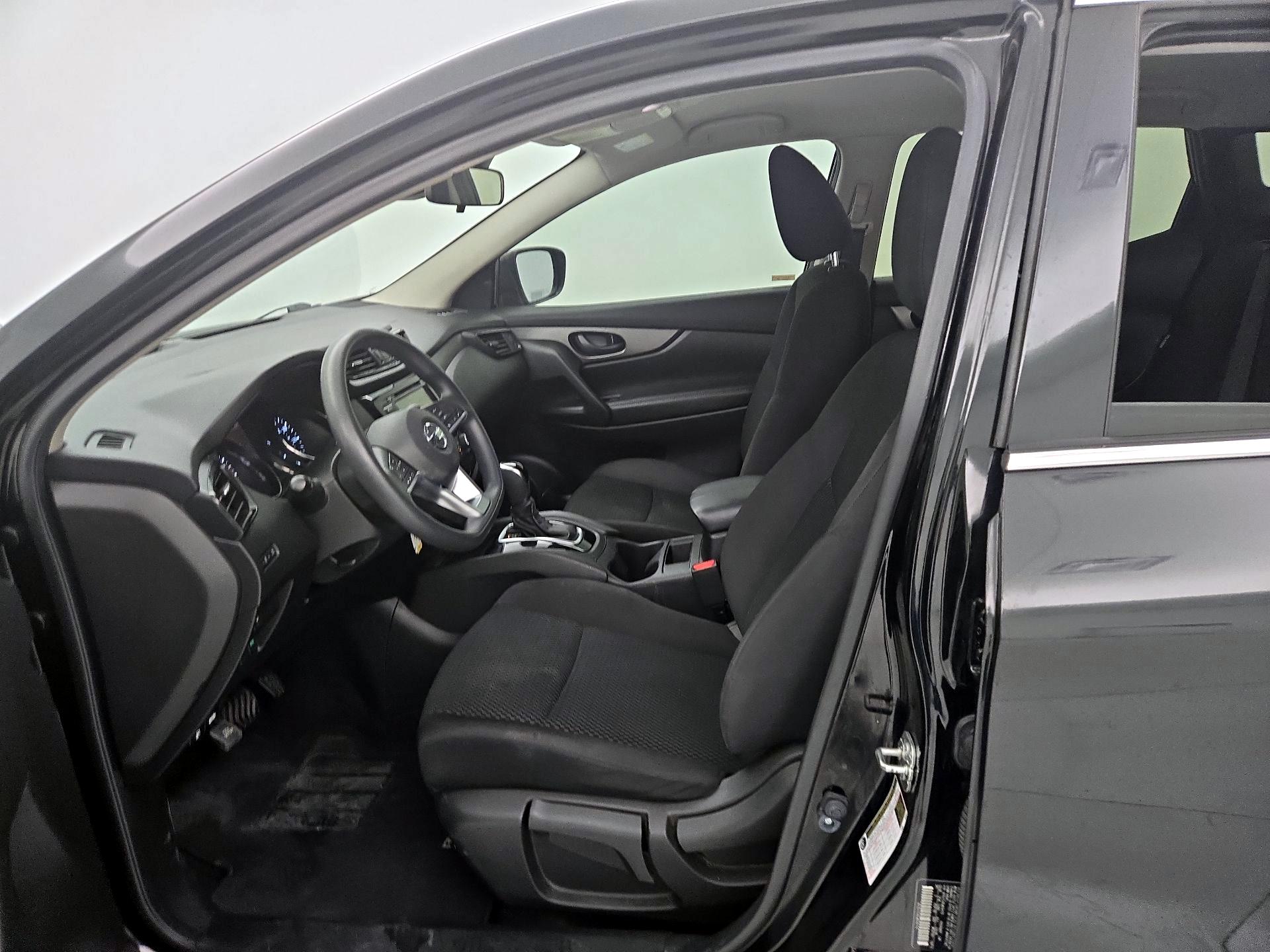 Thumbnail: 2020 Nissan Rogue Sport - 11