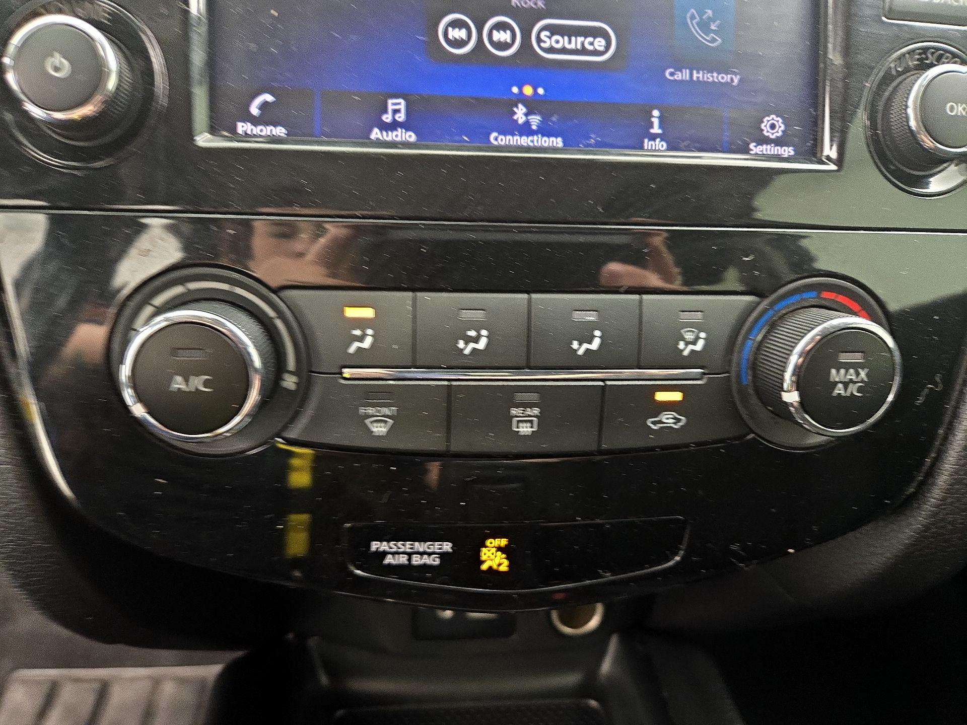 Thumbnail: 2020 Nissan Rogue Sport - 16