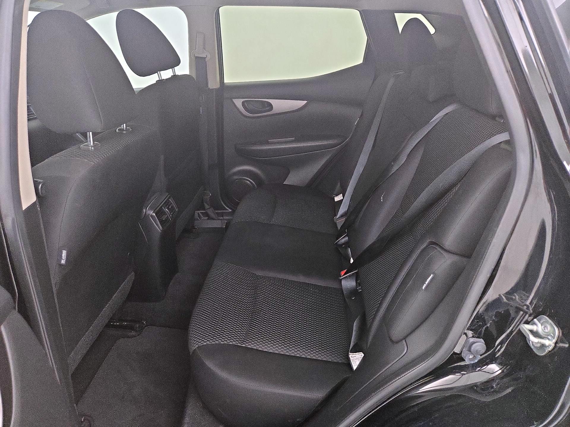 Thumbnail: 2020 Nissan Rogue Sport - 19