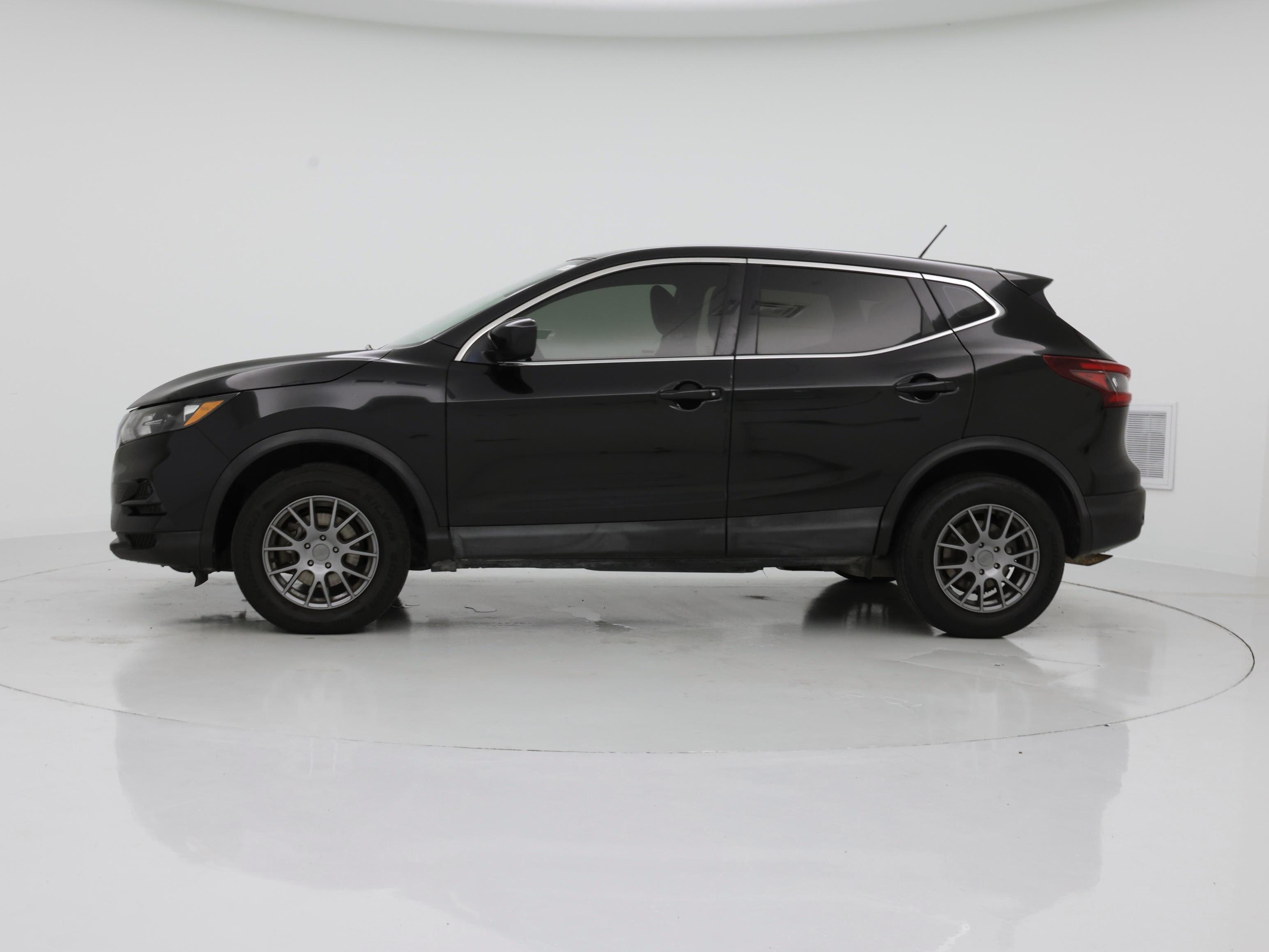 Thumbnail: 2020 Nissan Rogue Sport - 3