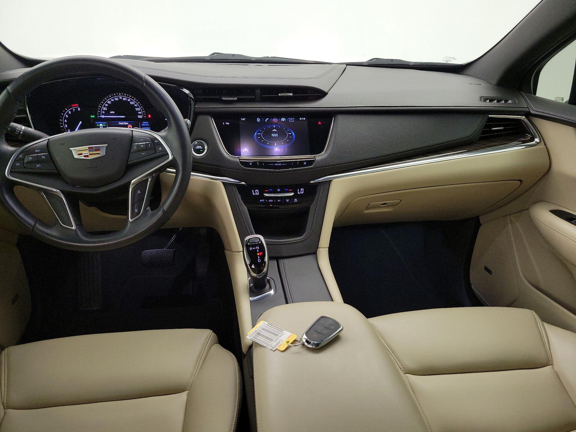 Thumbnail: 2017 Cadillac XT5 - 9