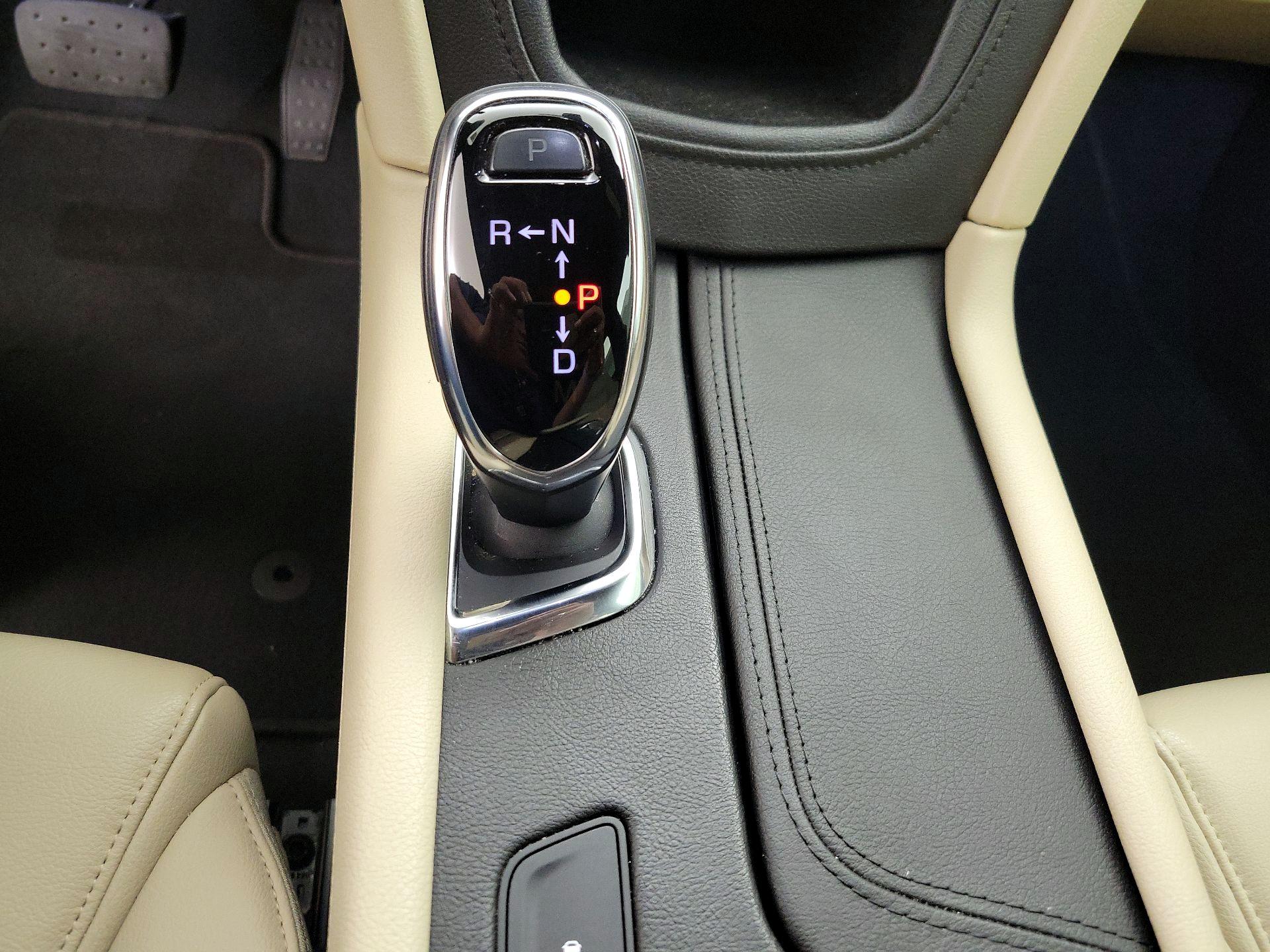 Thumbnail: 2017 Cadillac XT5 - 17