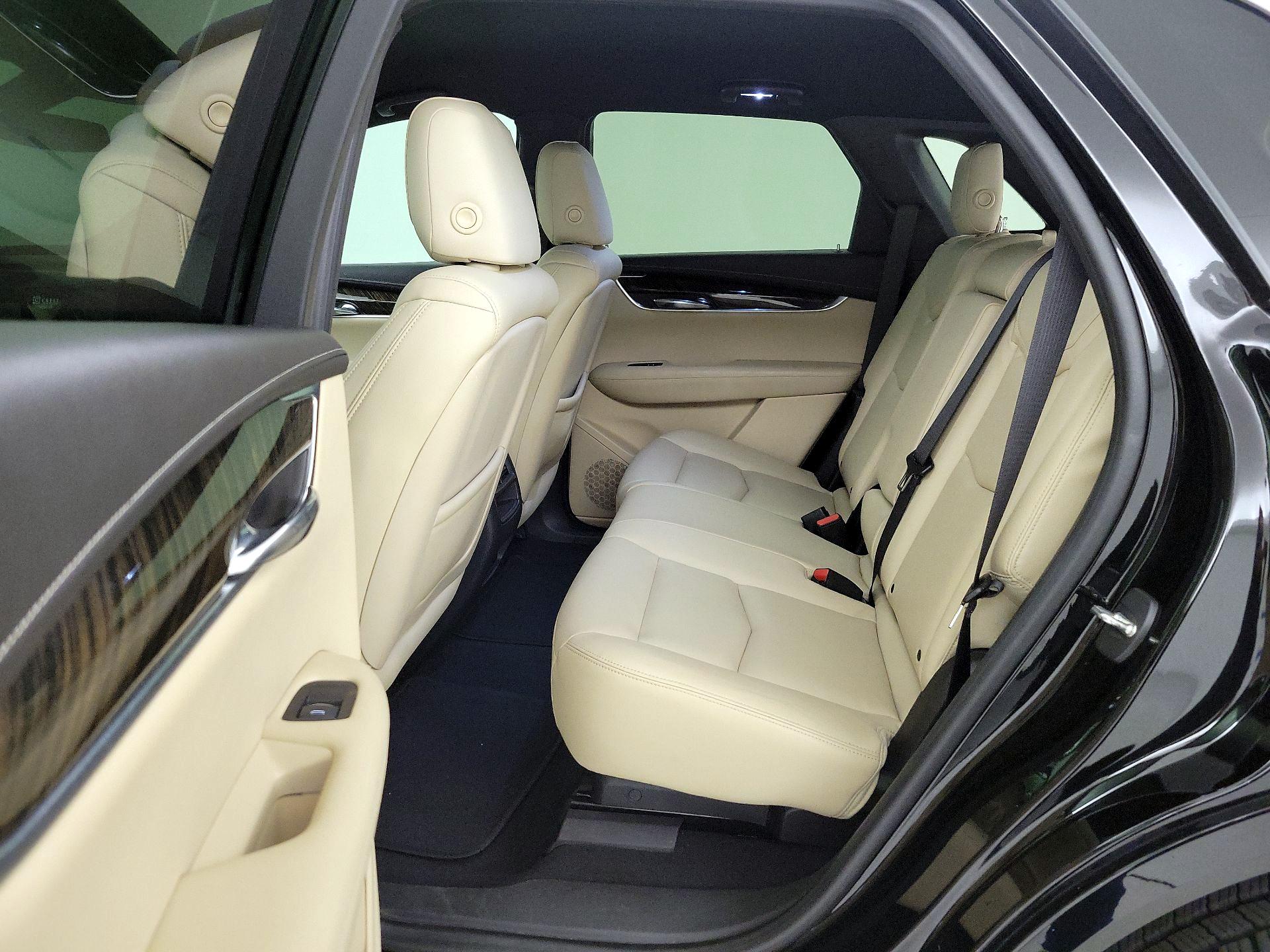 Thumbnail: 2017 Cadillac XT5 - 18