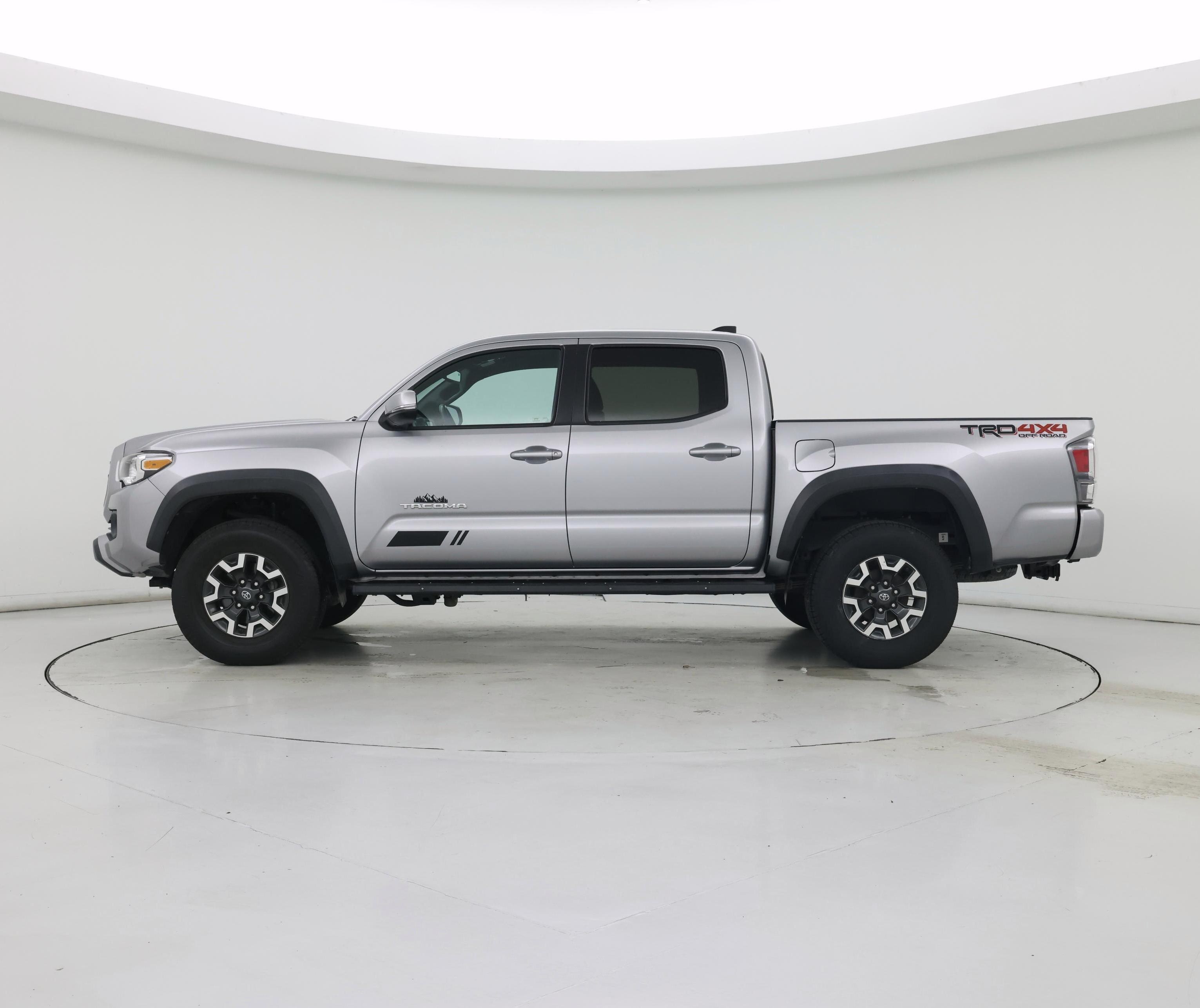 Thumbnail: 2021 Toyota Tacoma - 3