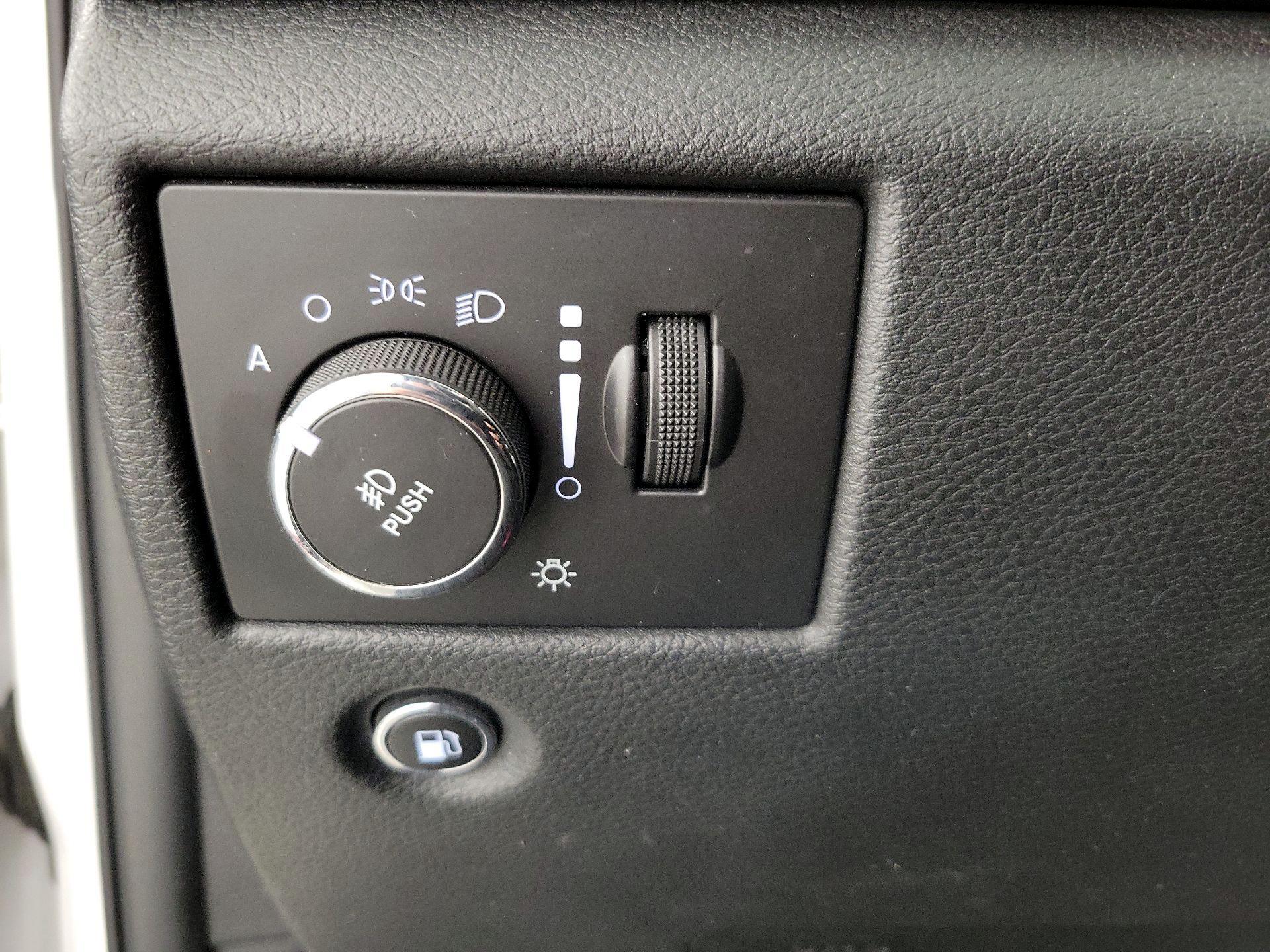 Thumbnail: 2015 Jeep Grand Cherokee - 13