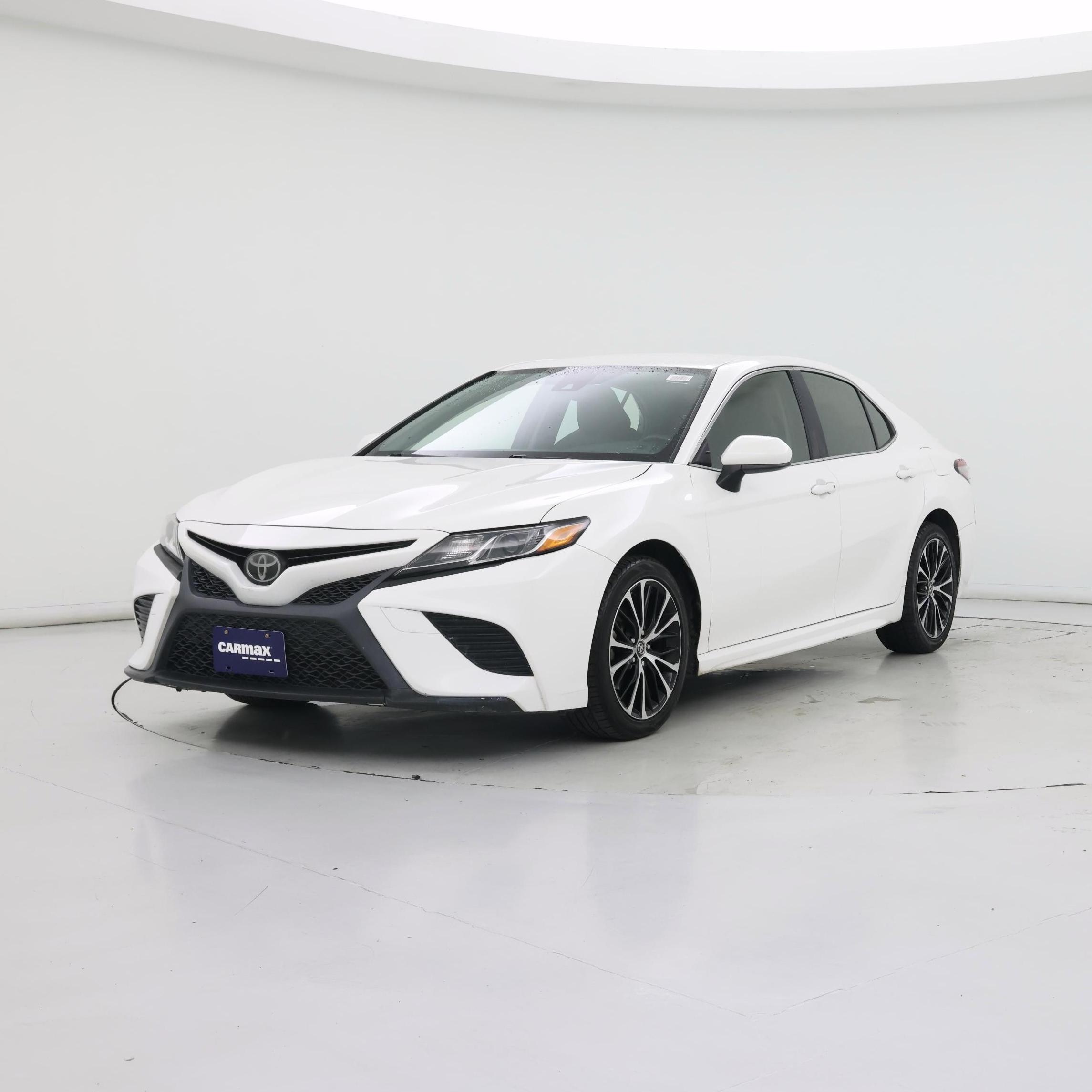 Thumbnail: 2018 Toyota Camry - 4