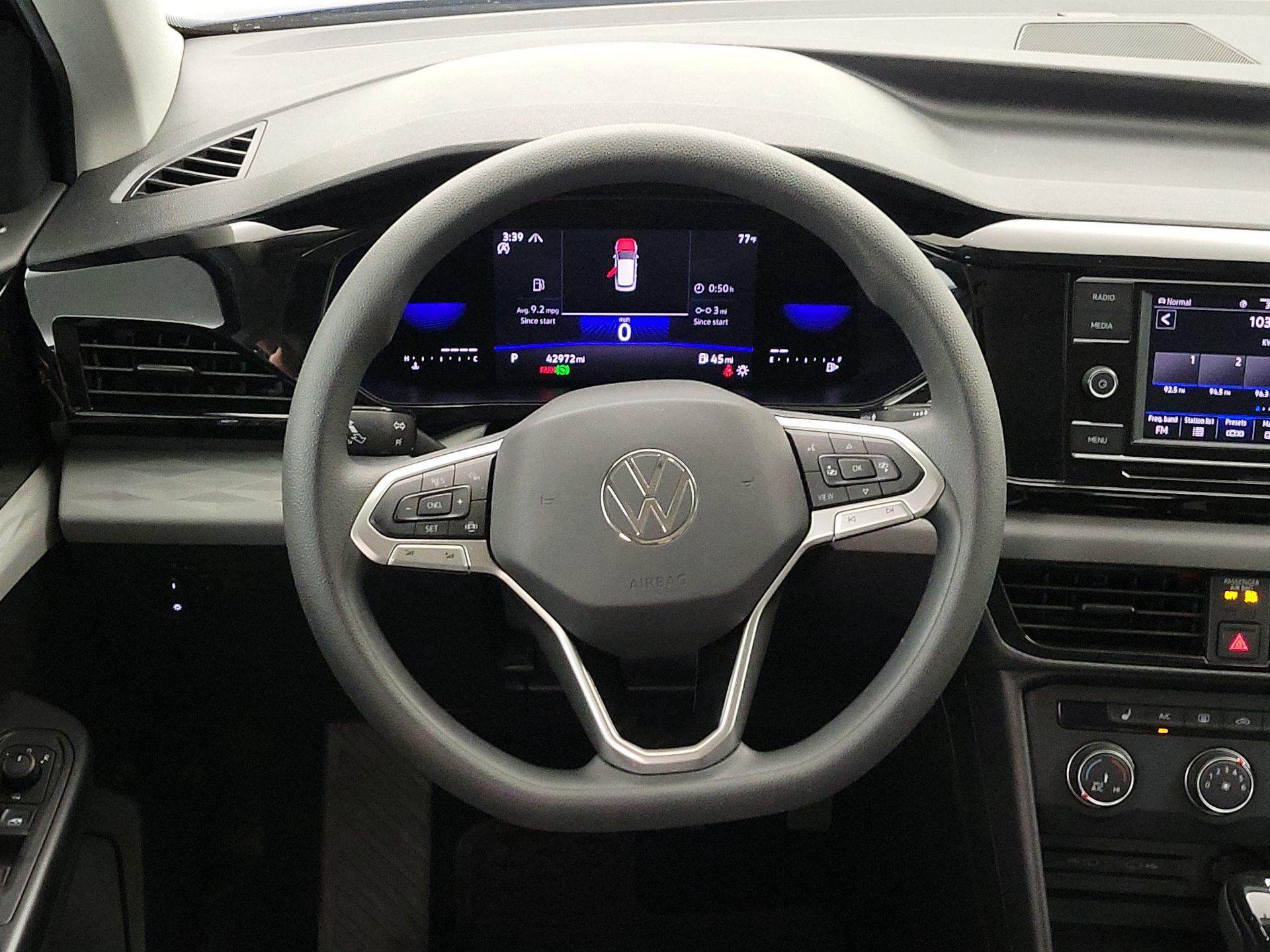 Thumbnail: 2022 Volkswagen Taos - 10