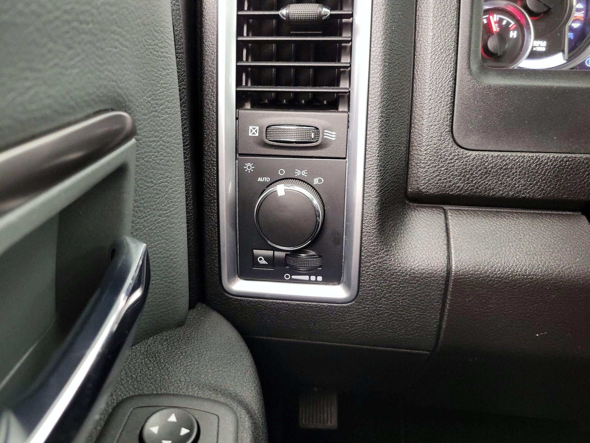 Thumbnail: 2023 RAM 1500 Classic - 13