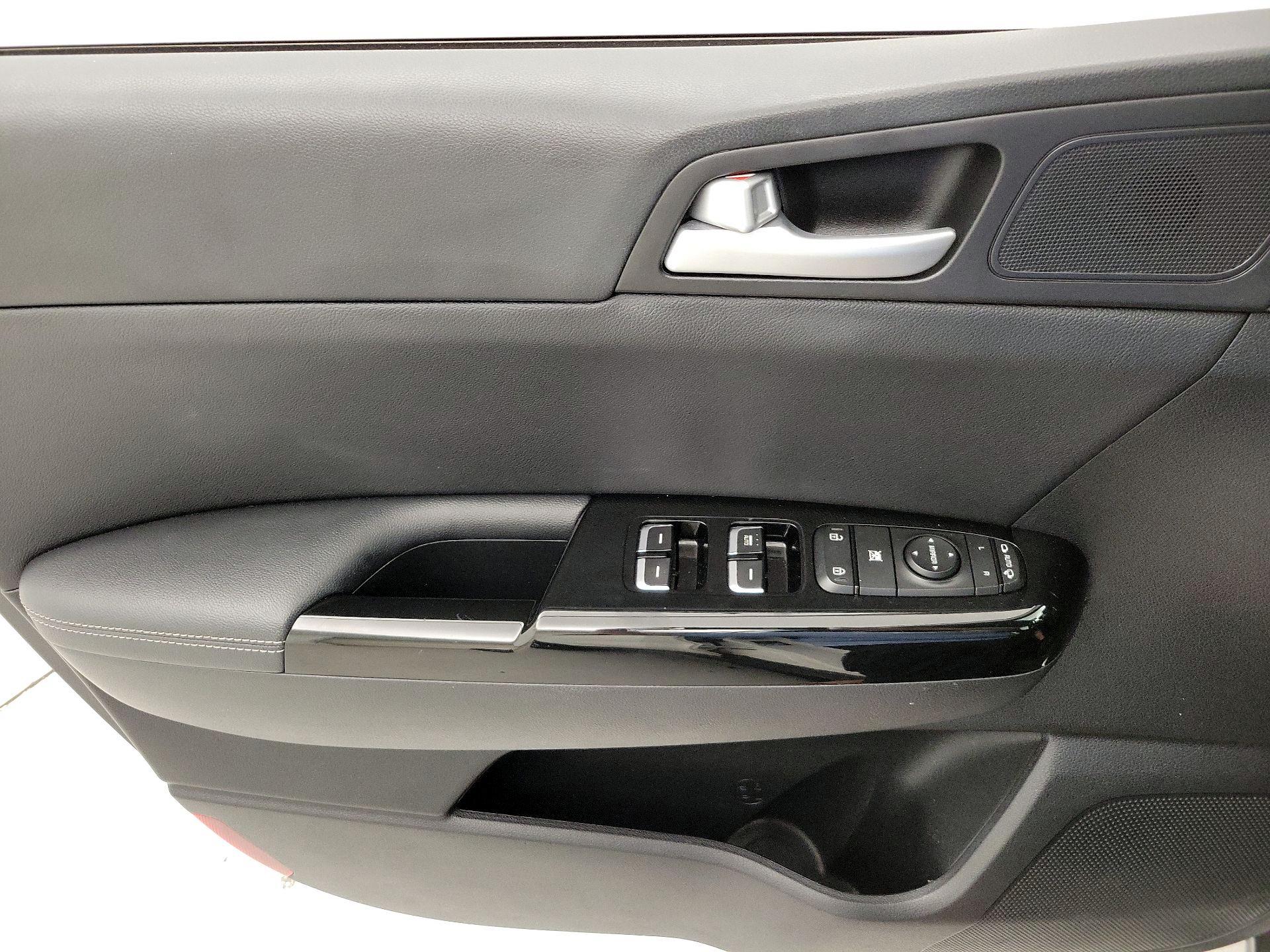 Thumbnail: 2020 Kia Sportage - 12
