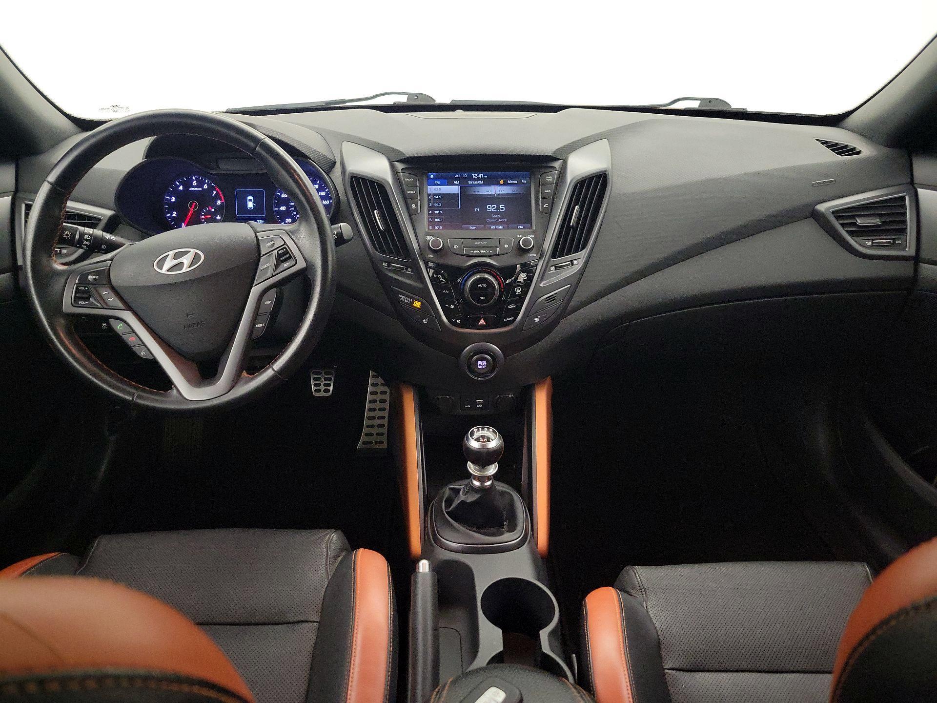Thumbnail: 2016 Hyundai Veloster - 9