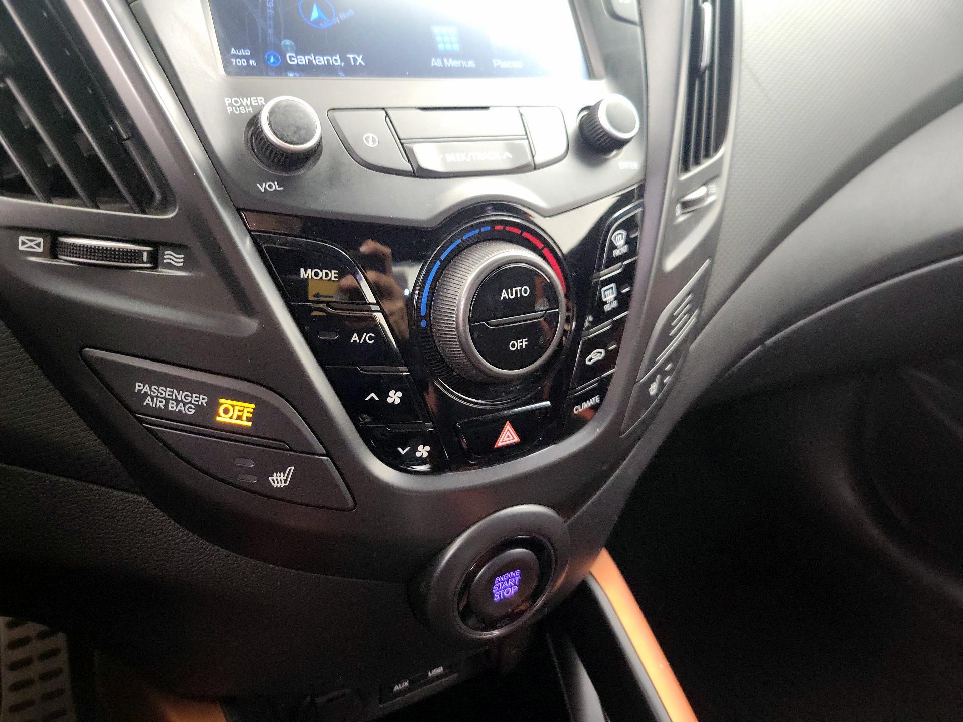 Thumbnail: 2016 Hyundai Veloster - 16