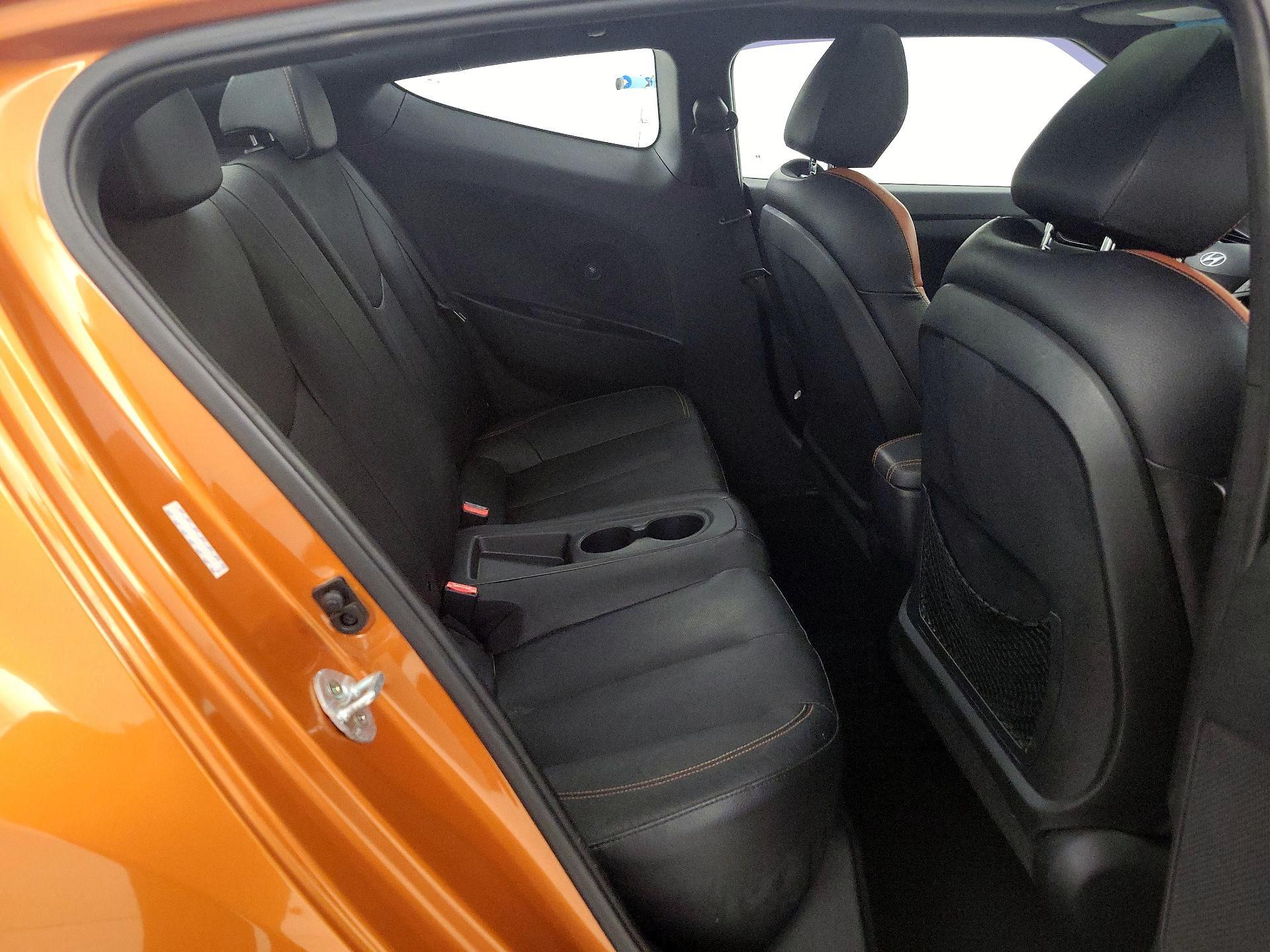 Thumbnail: 2016 Hyundai Veloster - 19