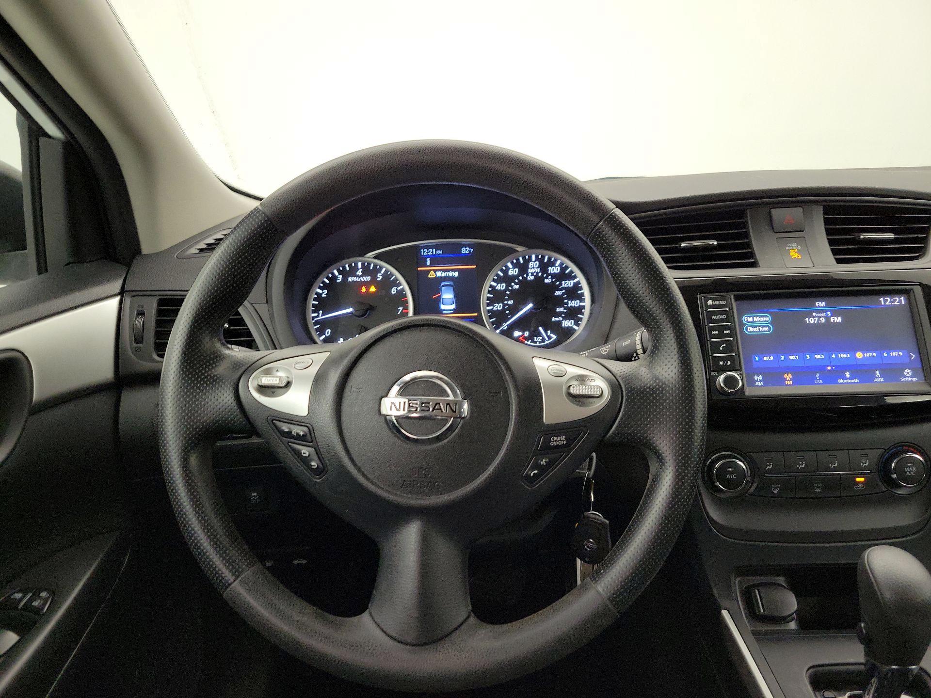 Thumbnail: 2019 Nissan Sentra - 10