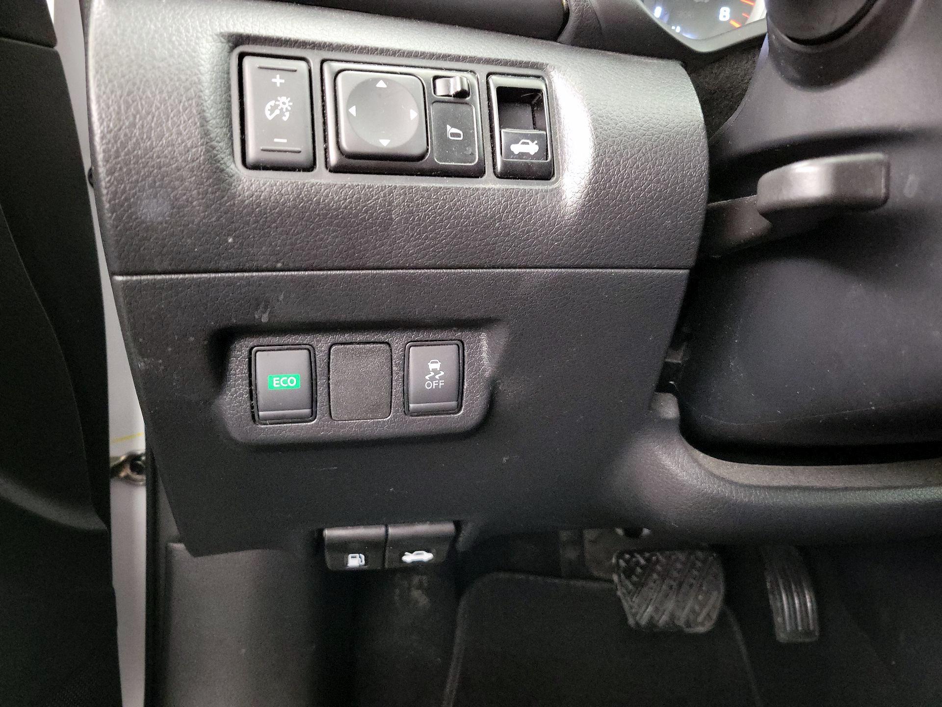 Thumbnail: 2019 Nissan Sentra - 13