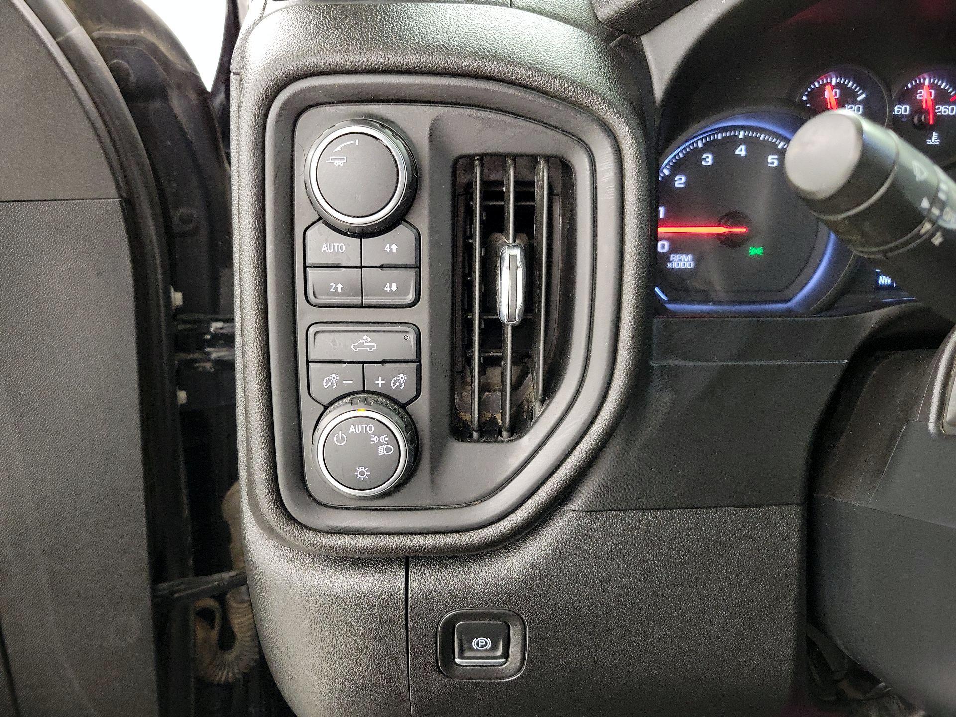 Thumbnail: 2021 Chevrolet Silverado 1500 - 13