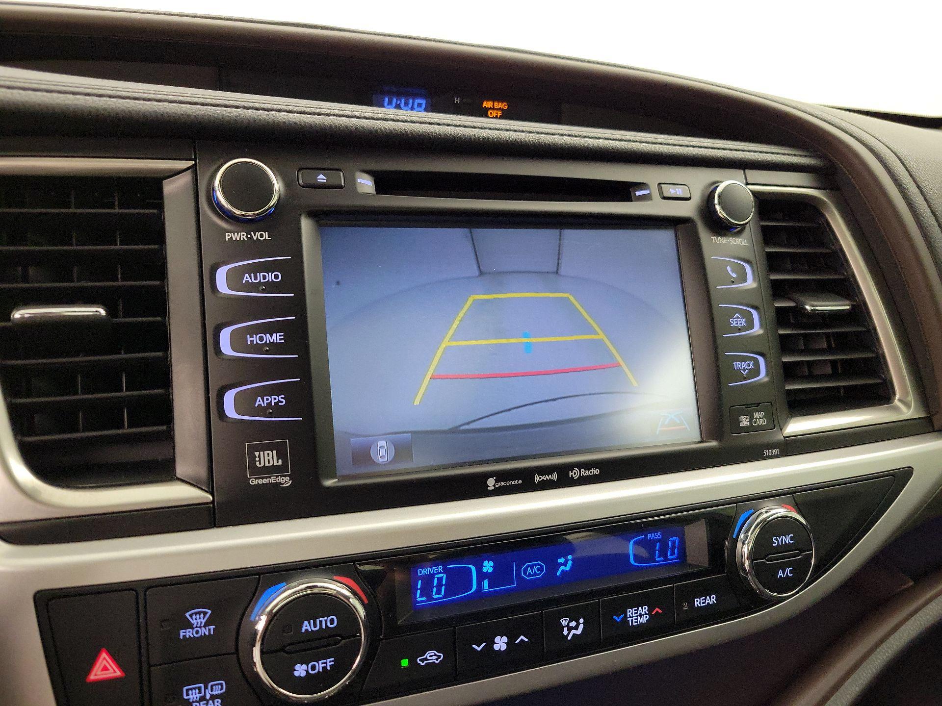 Thumbnail: 2019 Toyota Highlander - 14